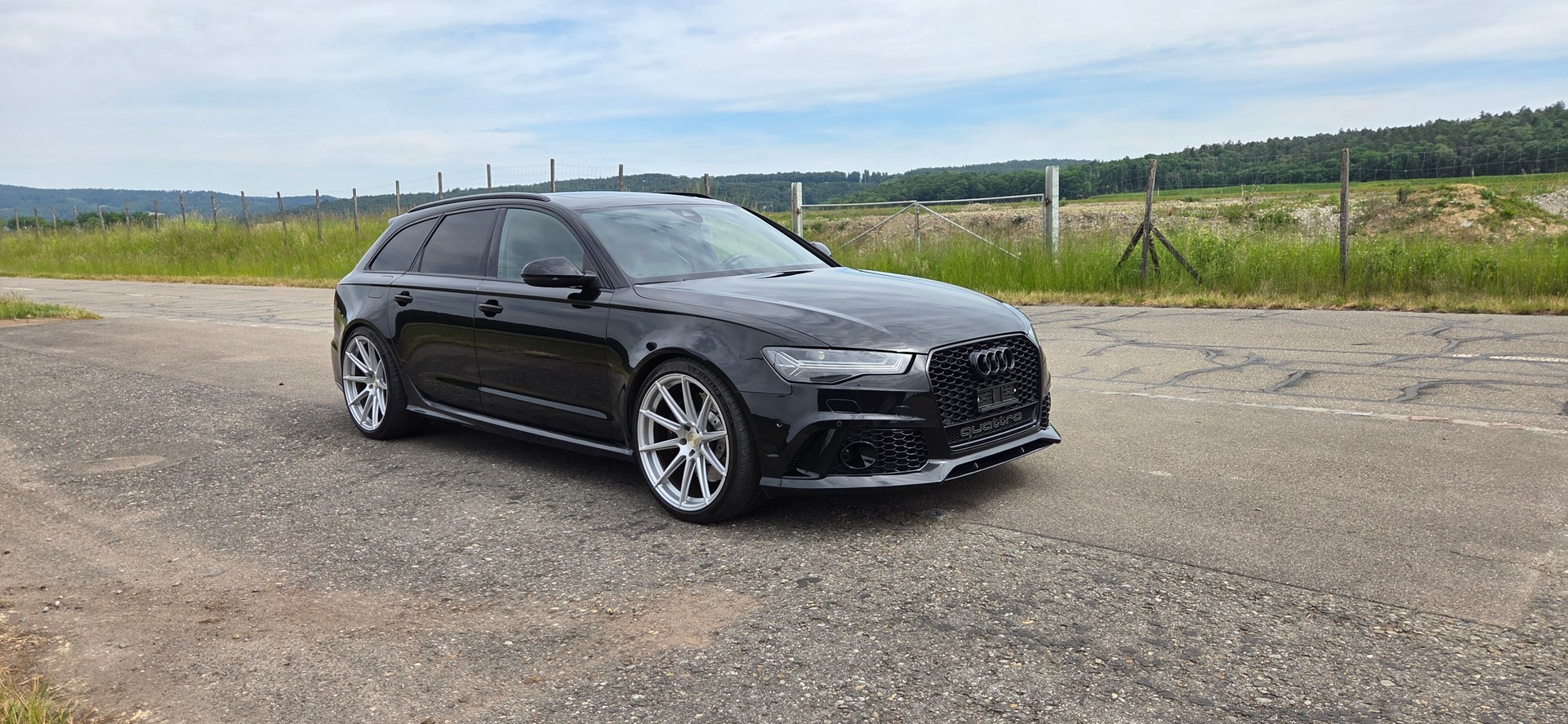 AUDI RS6 Avant 4.0 V8 TFSI quattro T-Tronic-image-2