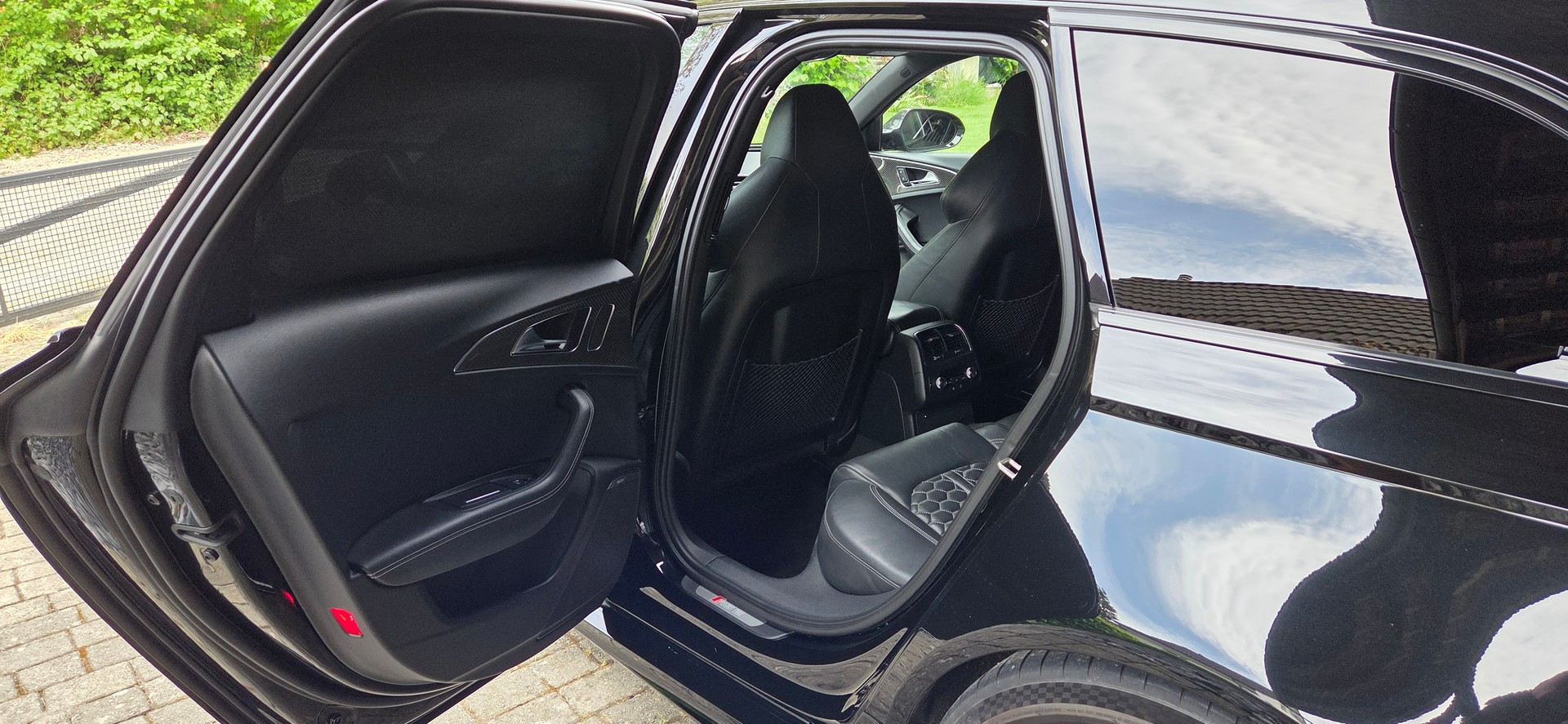 AUDI RS6 Avant 4.0 V8 TFSI quattro T-Tronic-image-15