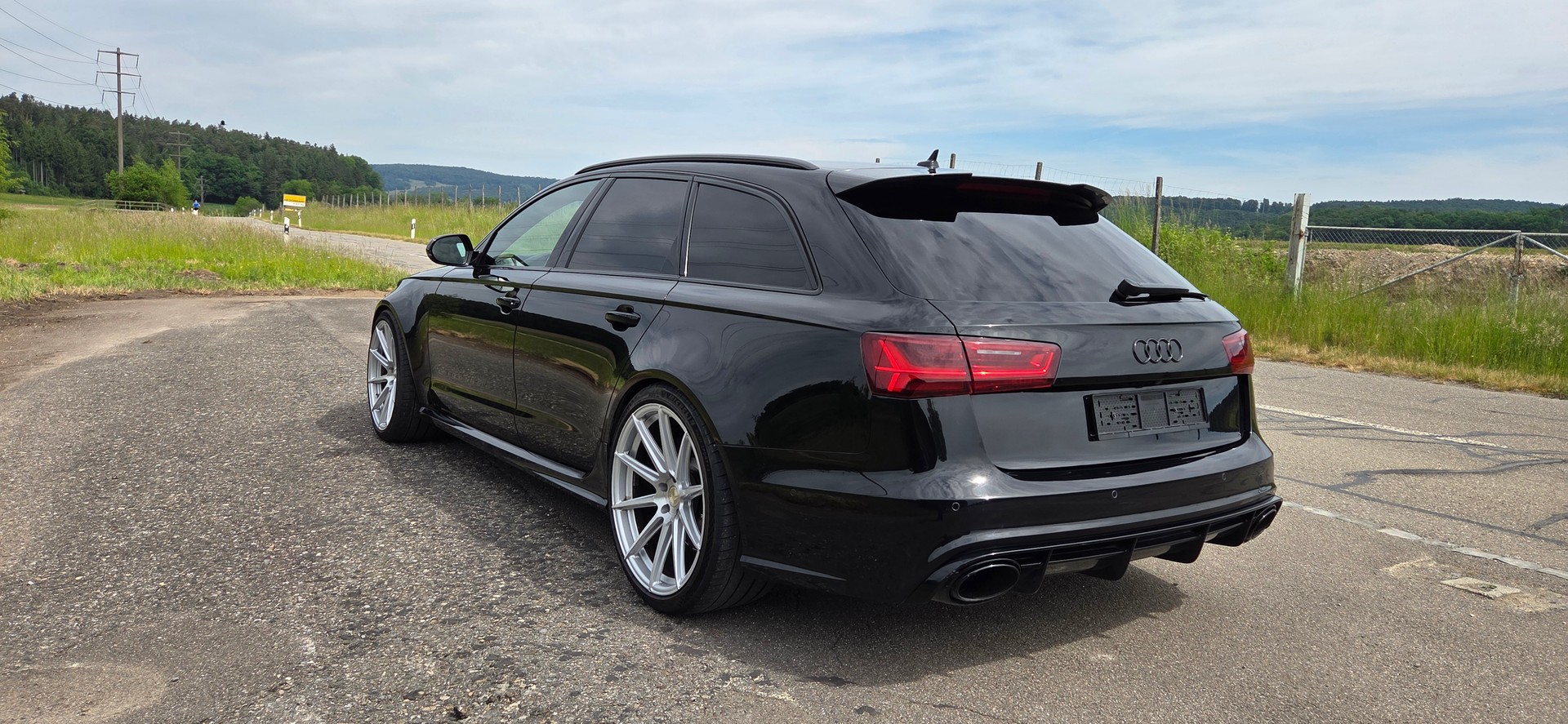 AUDI RS6 Avant 4.0 V8 TFSI quattro T-Tronic-image-3