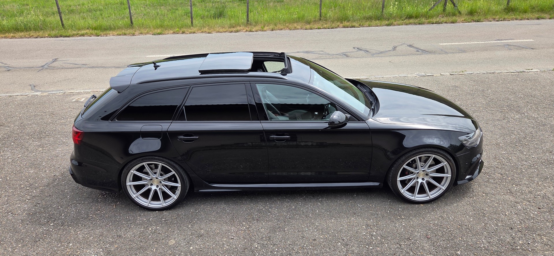 AUDI RS6 Avant 4.0 V8 TFSI quattro T-Tronic-image-6