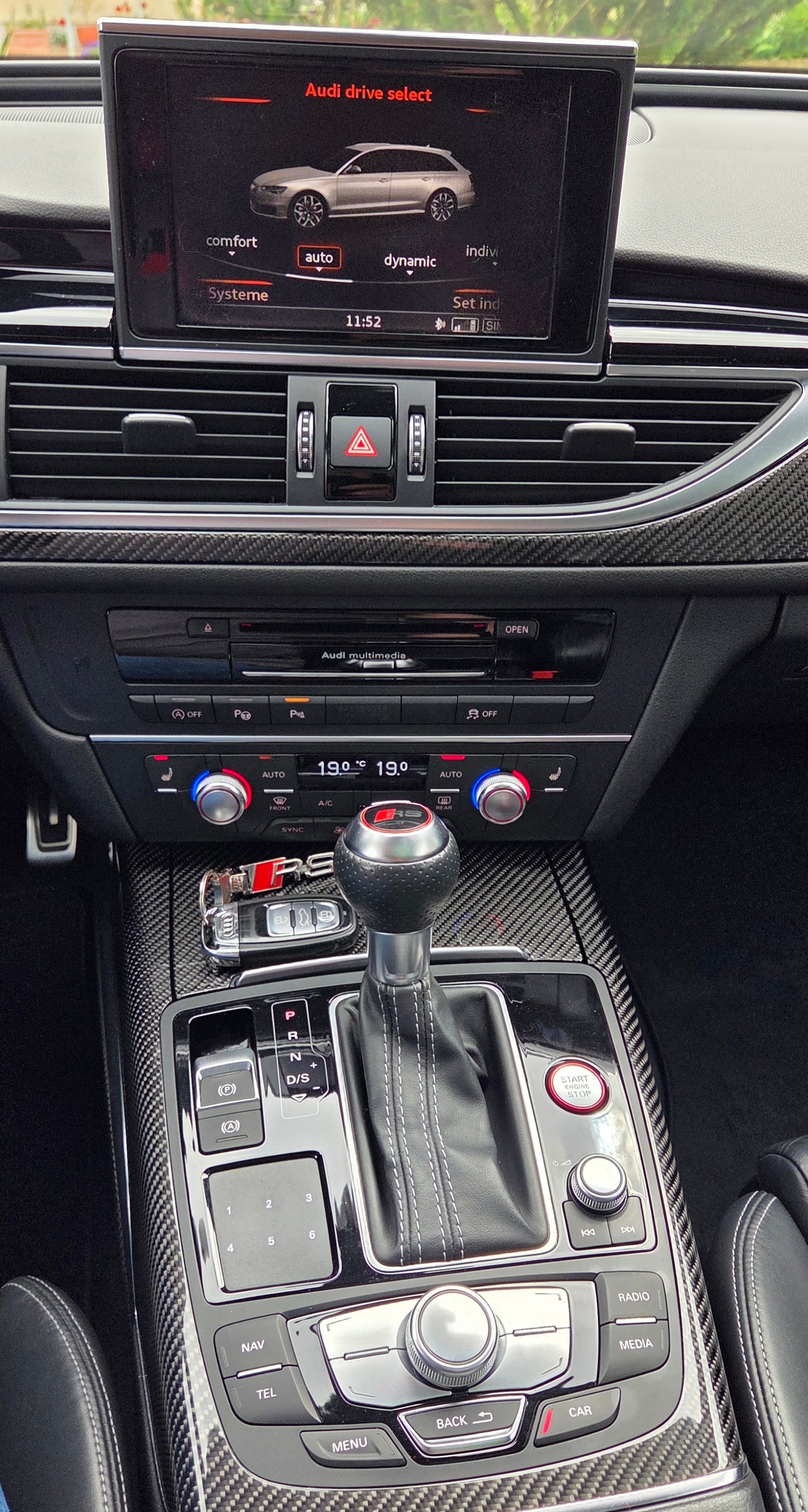 AUDI RS6 Avant 4.0 V8 TFSI quattro T-Tronic-image-11