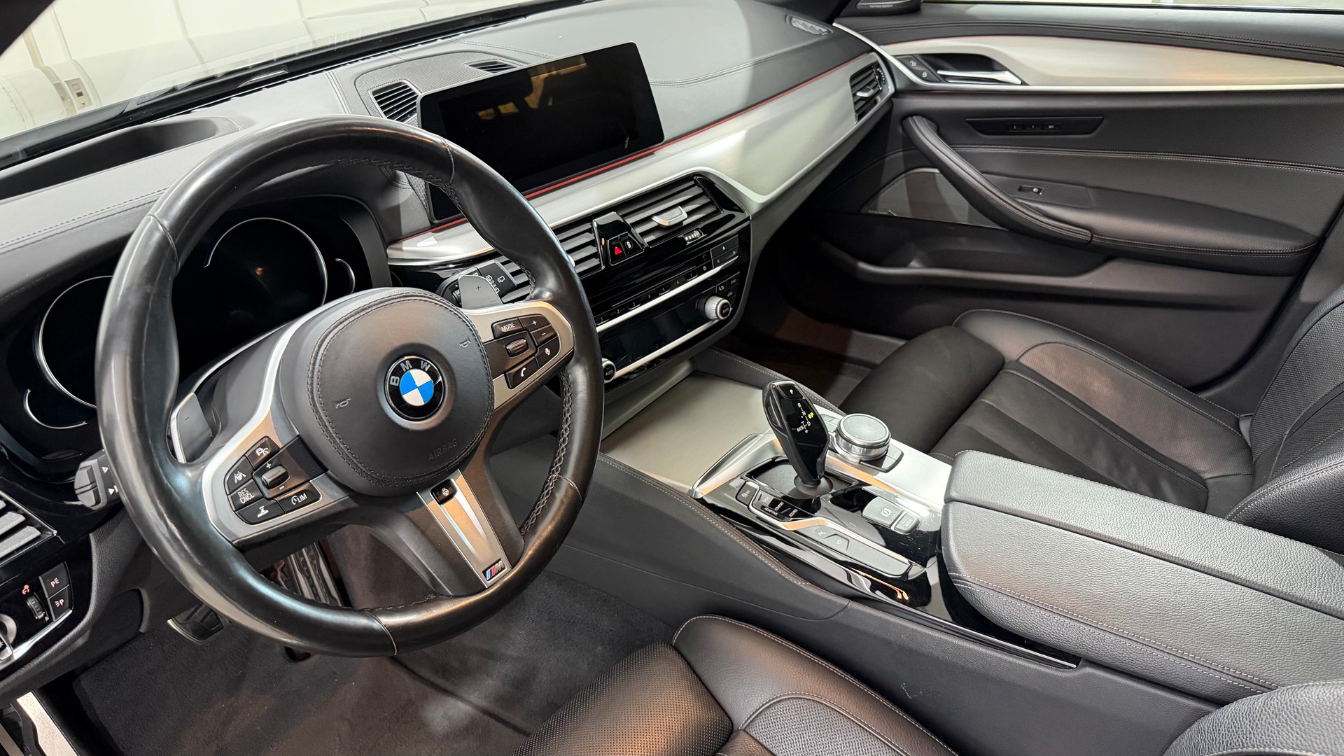 BMW 5 Series G31 Touring 540d xDr-image-3