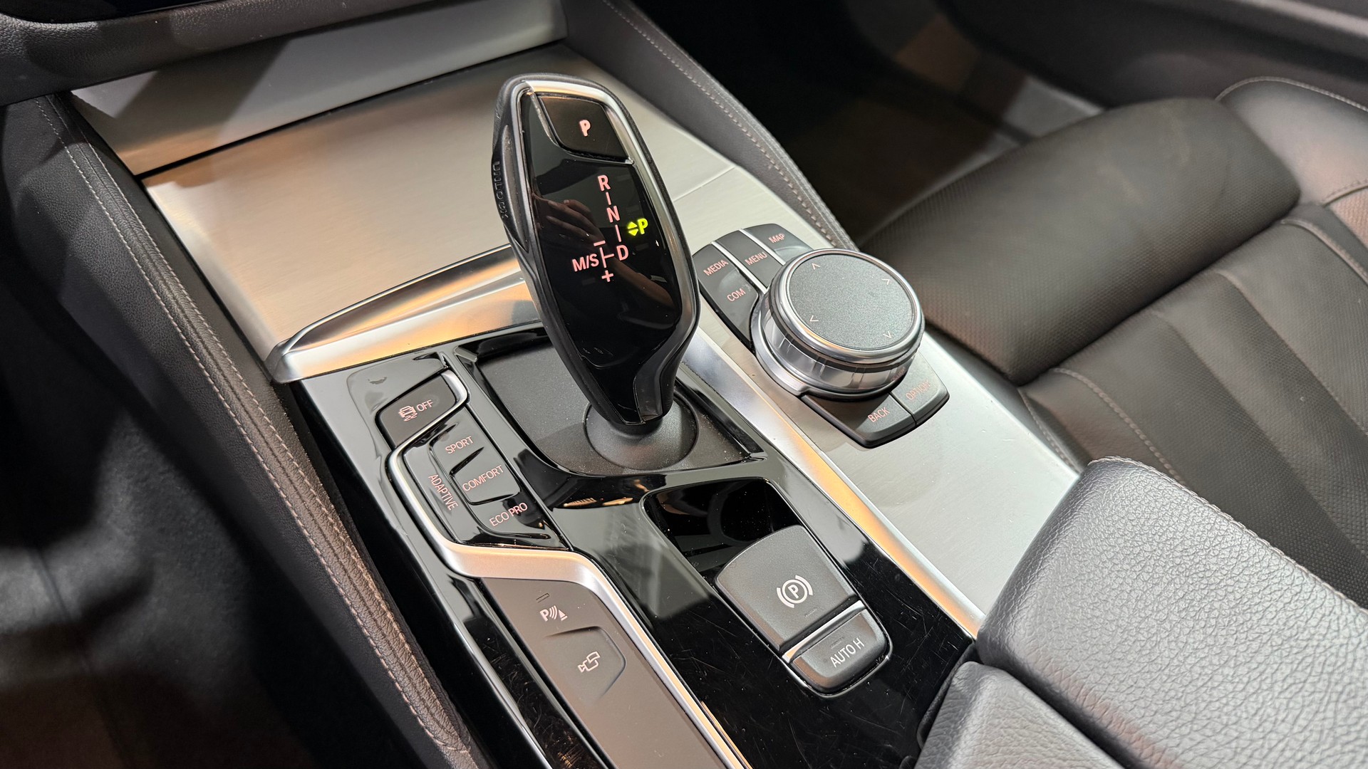 BMW 5 Series G31 Touring 540d xDr-image-5