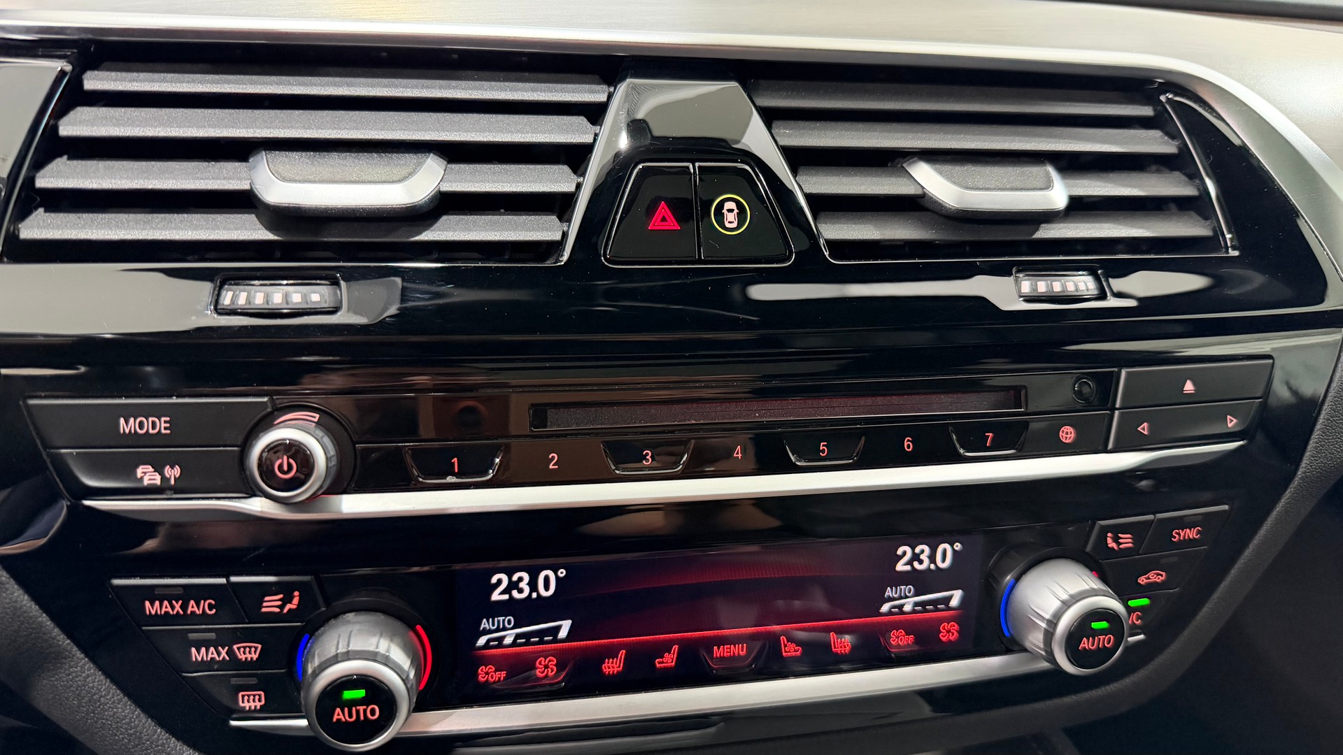 BMW 5 Series G31 Touring 540d xDr-image-11