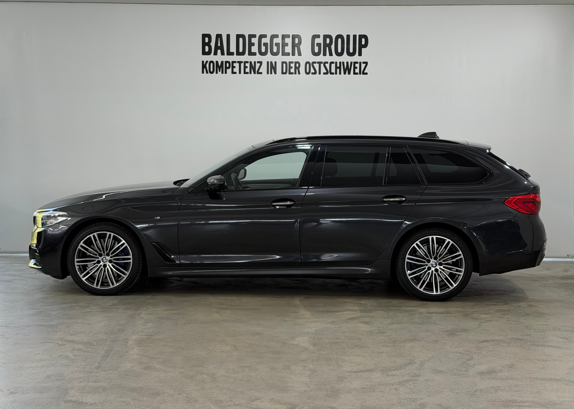 BMW 5 Series G31 Touring 540d xDr-image-1