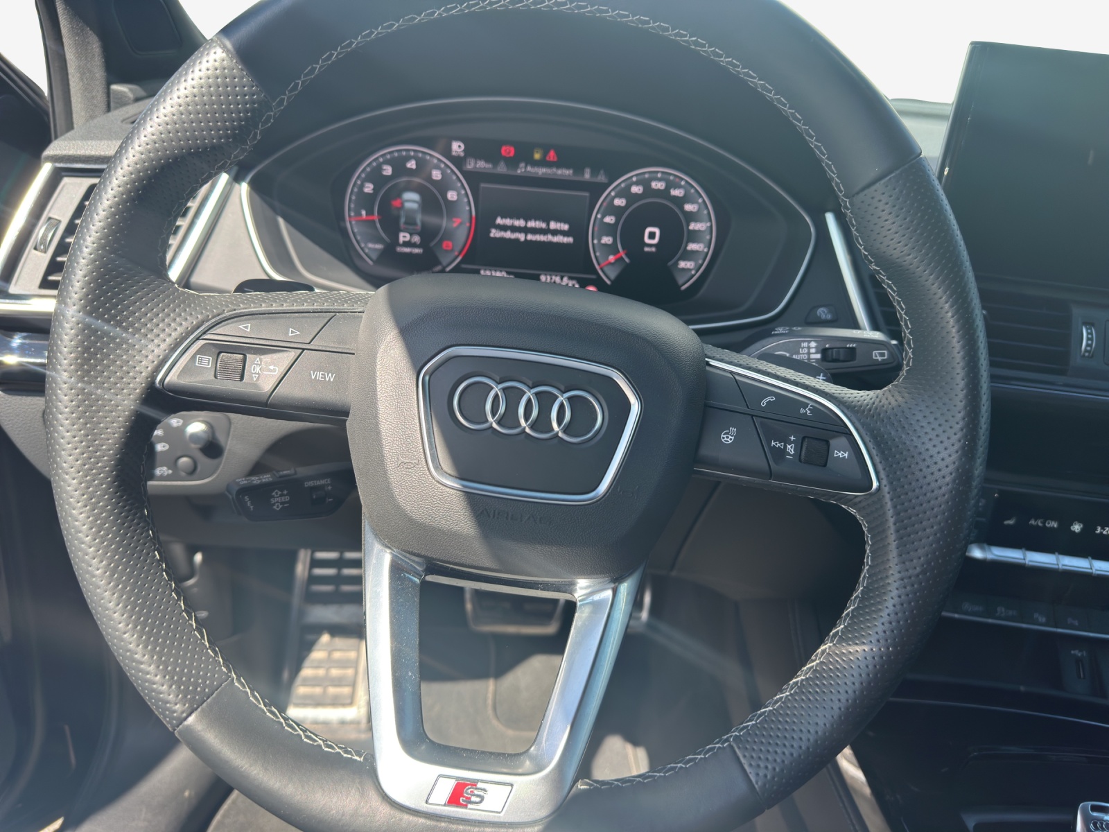 AUDI Q5 Sportback 45 TFSI Black Edition quattro S-tronic-image-9