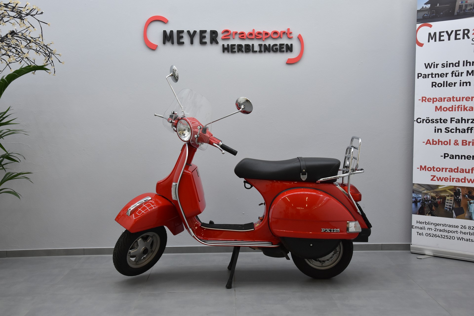 PIAGGIO Vespa PX 125-showroom-element-3