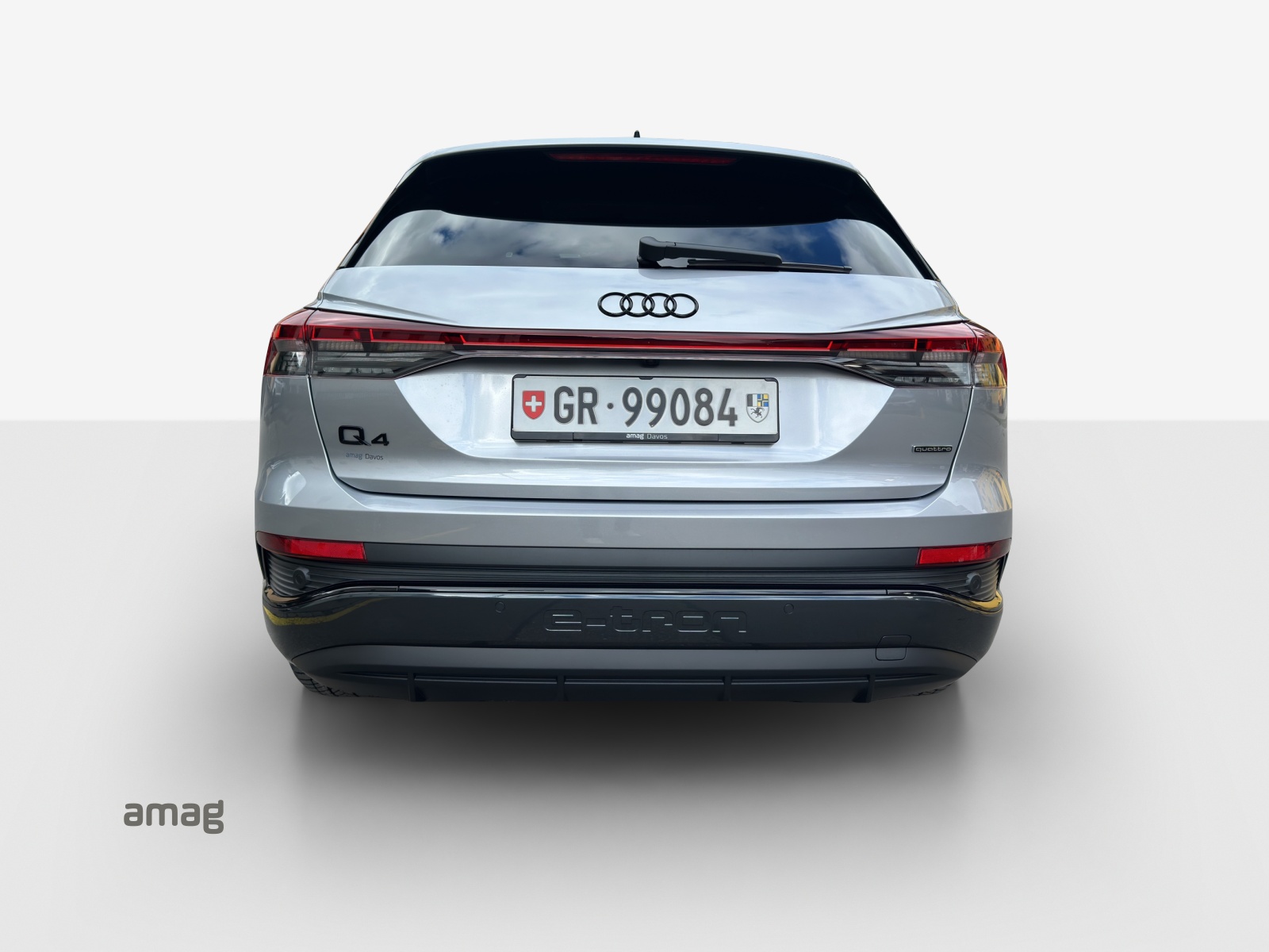 AUDI Q4 e-tron 45 Edition Swiss Ski quattro-showroom-element-3