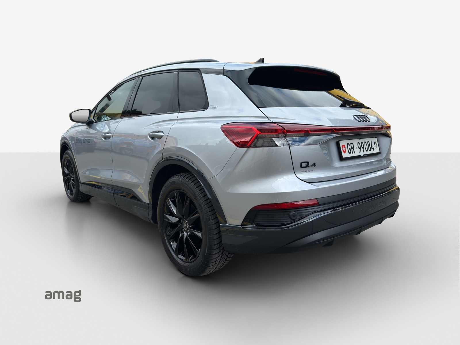 AUDI Q4 e-tron 45 Edition Swiss Ski quattro-showroom-element-2
