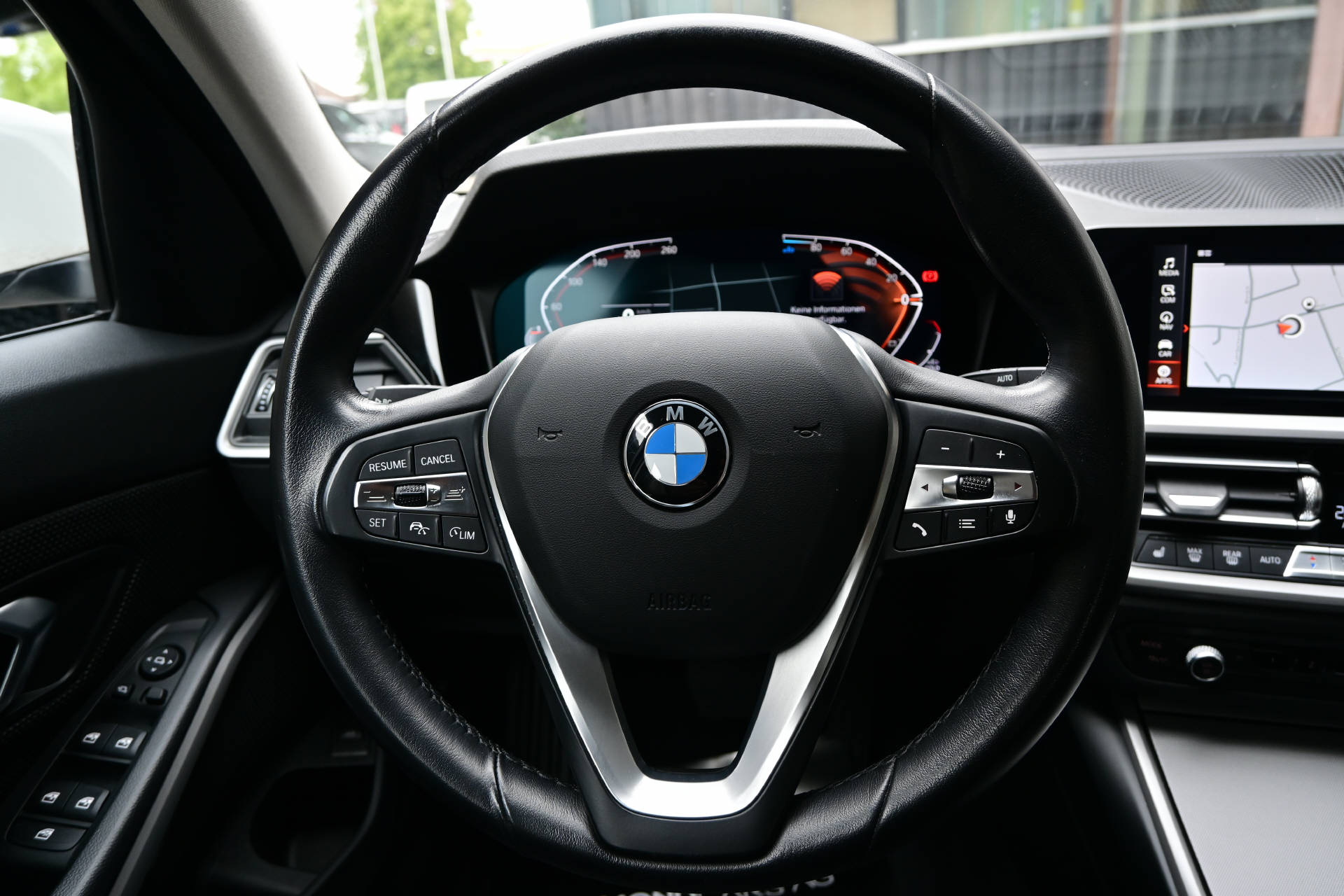 BMW 320d xDrive Touring *HUD*AHK*Laser-Light*-image-18