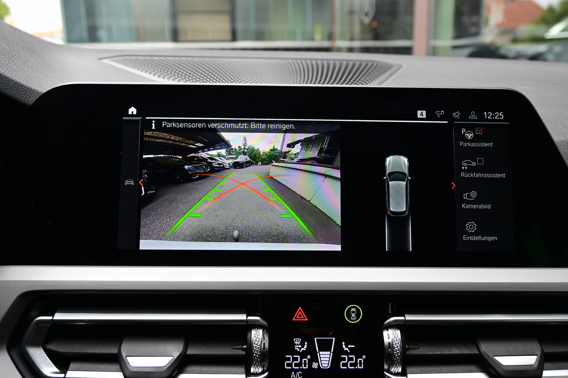 BMW 320d xDrive Touring *HUD*AHK*Laser-Light*-image-12