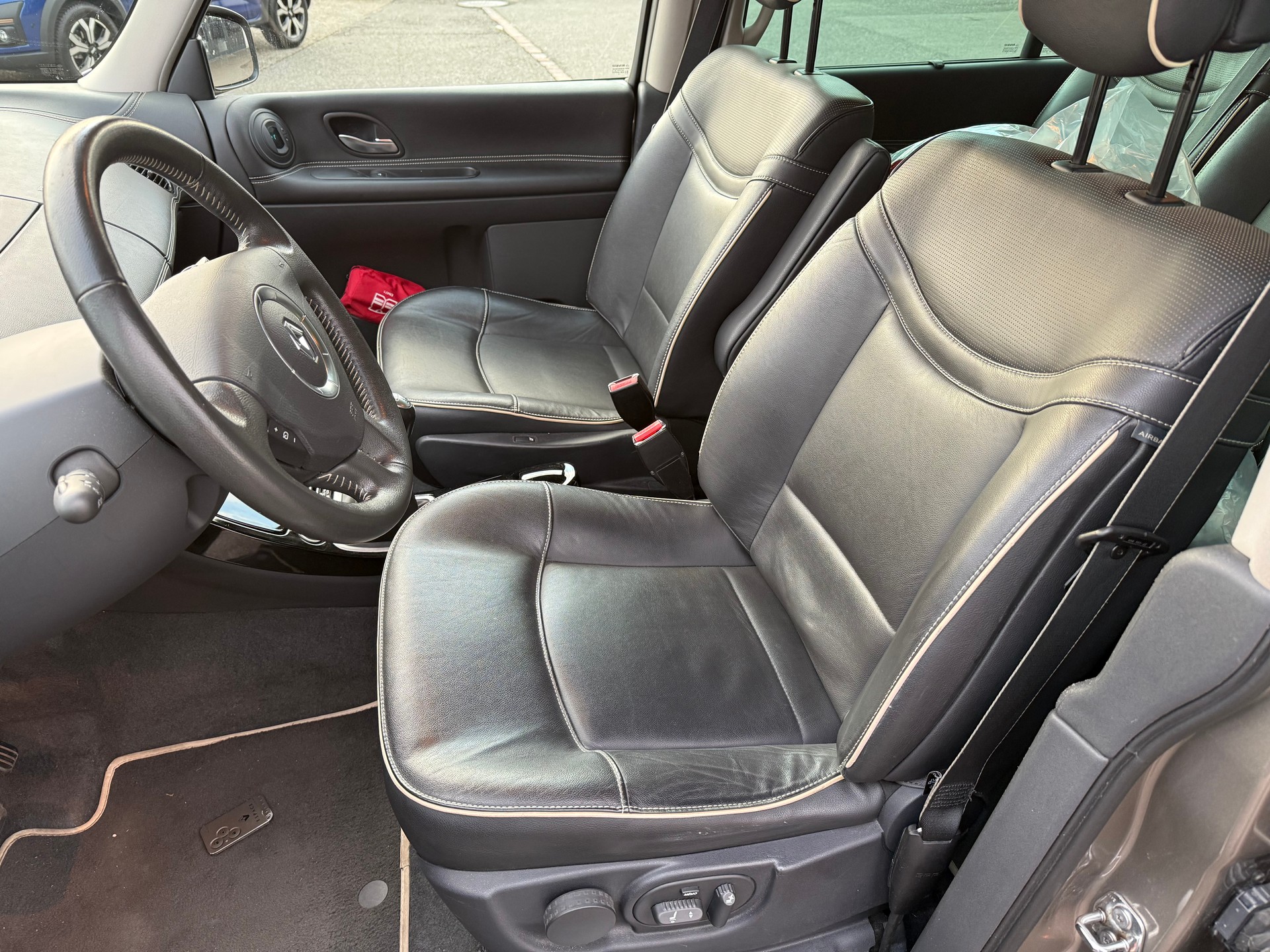RENAULT Espace 2.0 Turbo Initiale 7 Plätzer-image-8