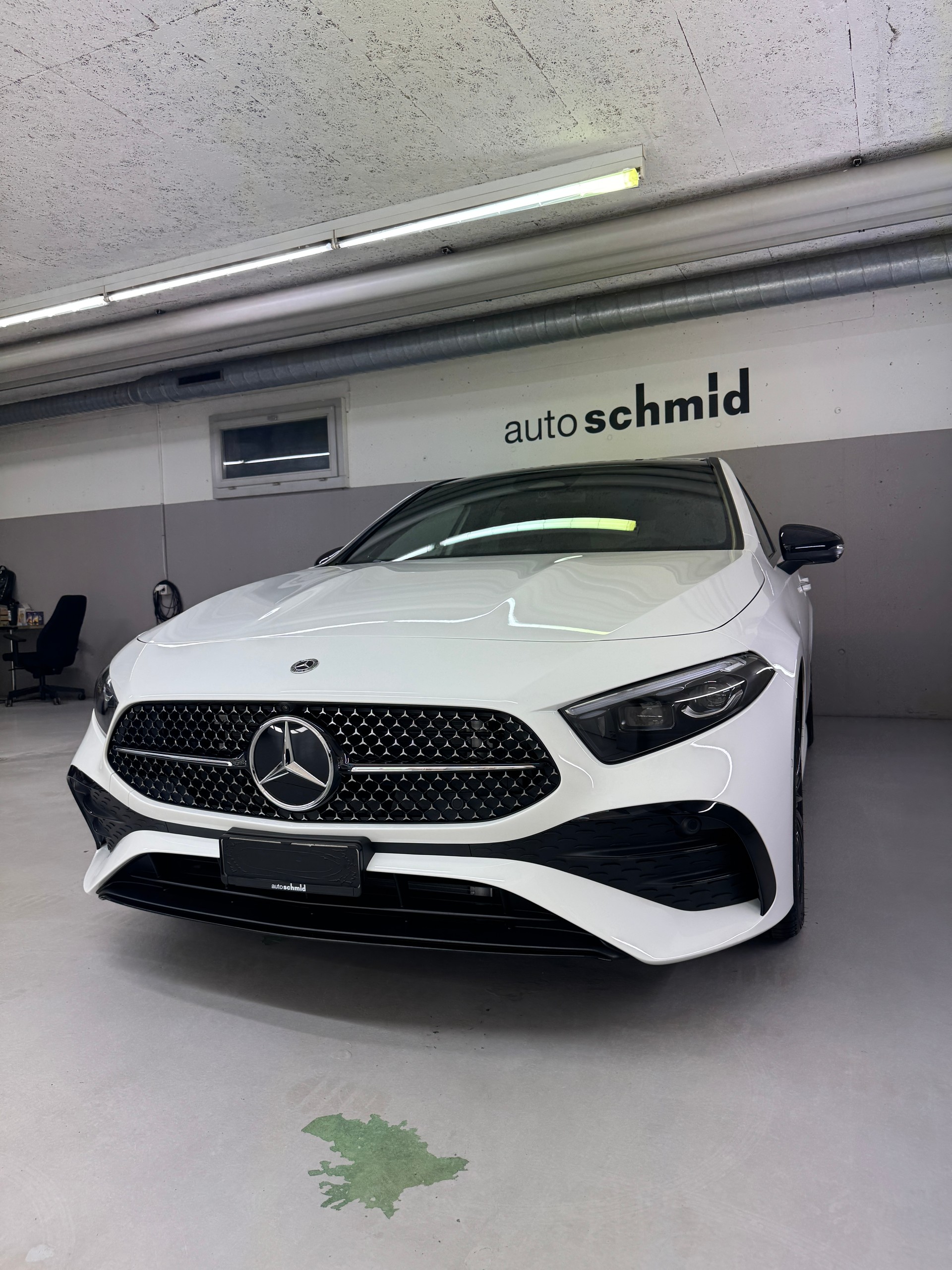 MERCEDES-BENZ A 250 4Matic-showroom-element-2