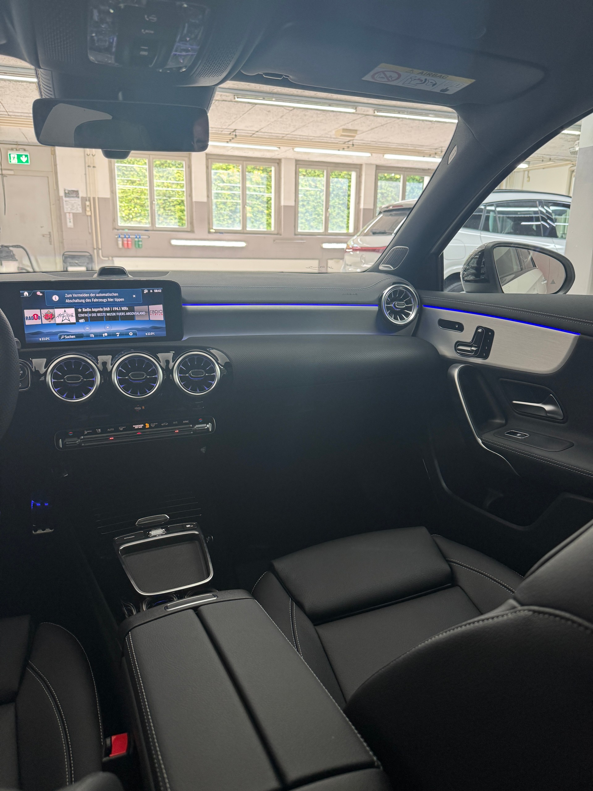 MERCEDES-BENZ A 250 4MATIC Kompaktlimousine-image-11