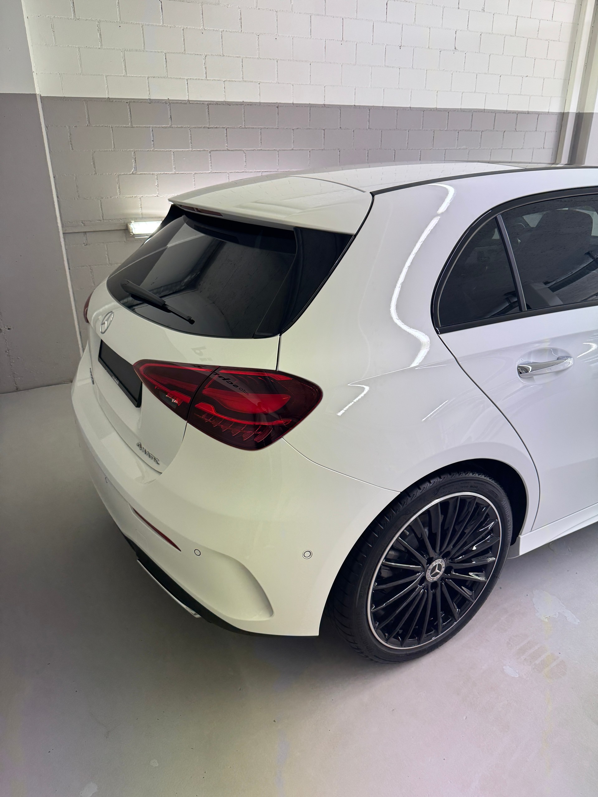 MERCEDES-BENZ A 250 4Matic-showroom-element-3