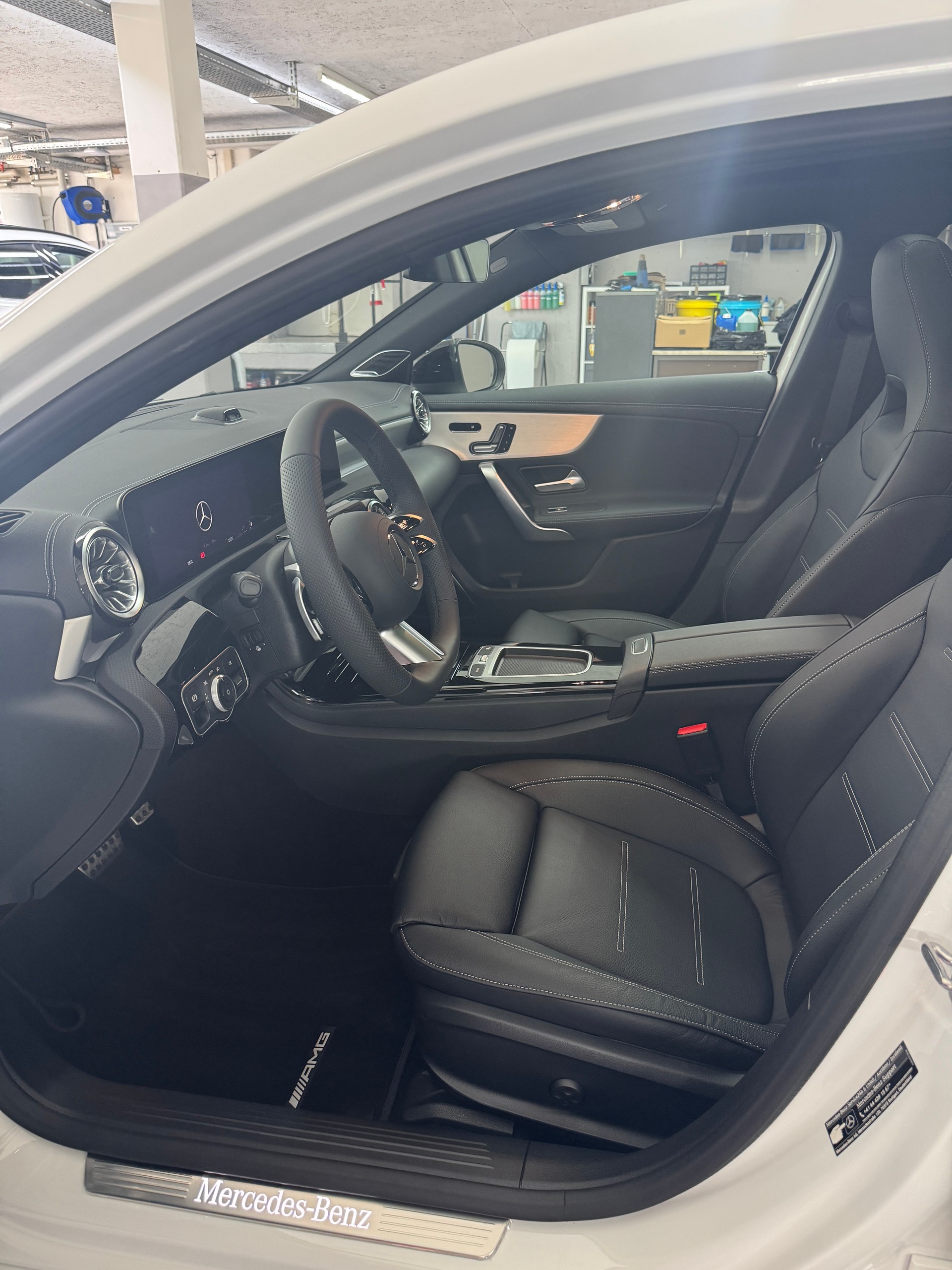 MERCEDES-BENZ A 250 4MATIC Kompaktlimousine-image-6