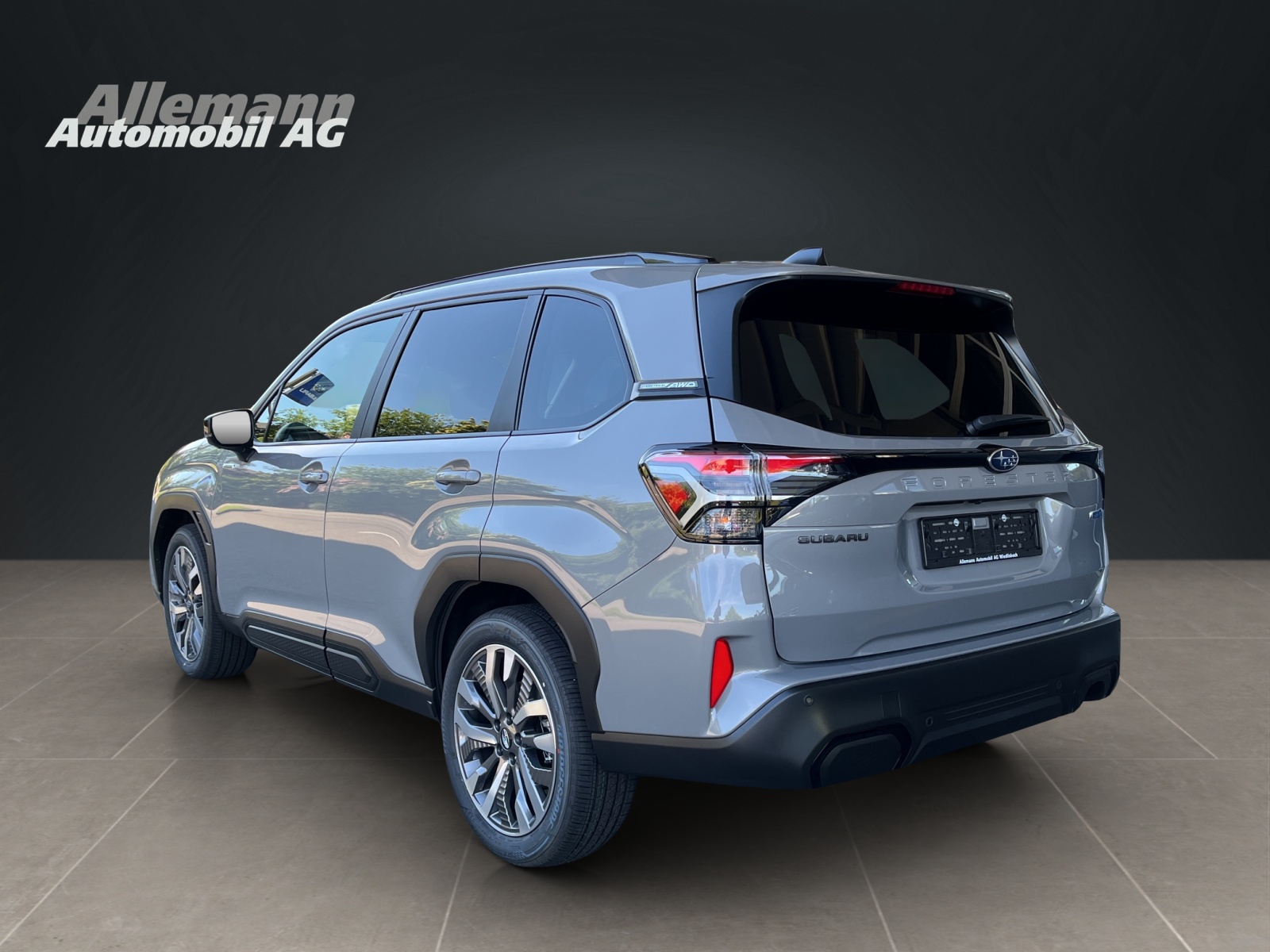 SUBARU Forester Station 2.0i e-Boxer Luxury-image-3