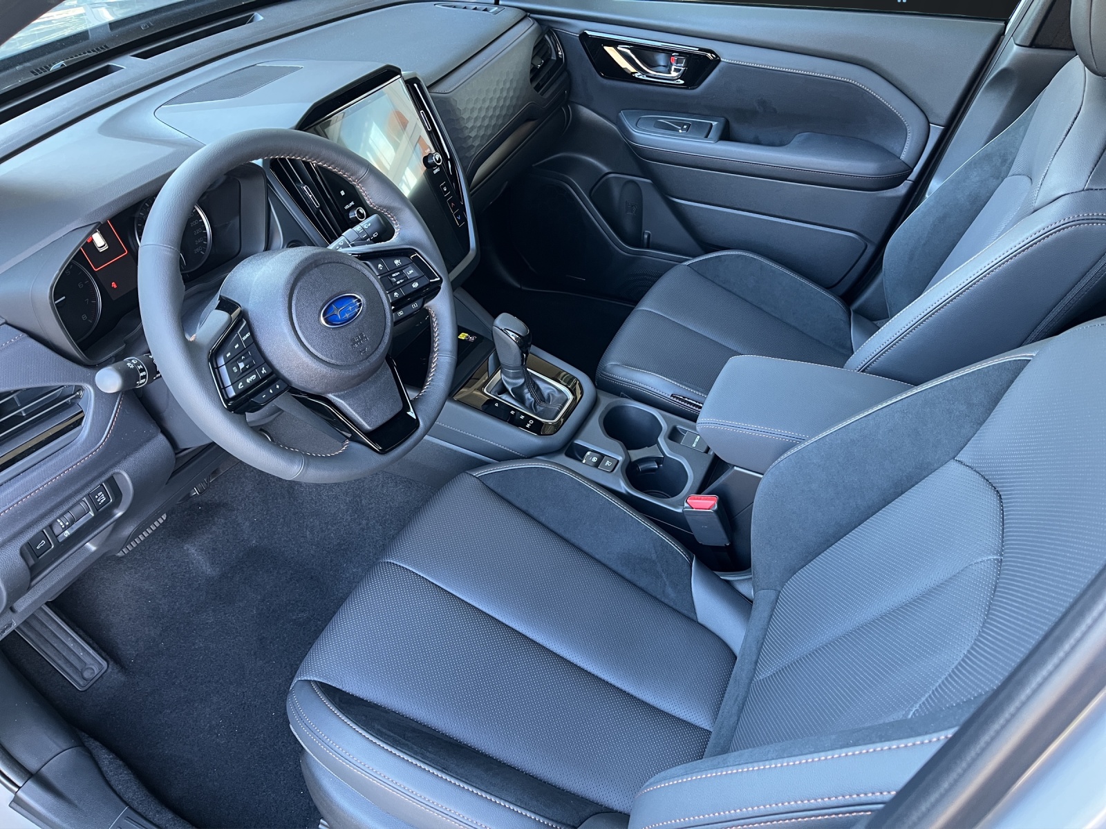 SUBARU Forester Station 2.0i e-Boxer Luxury-image-7
