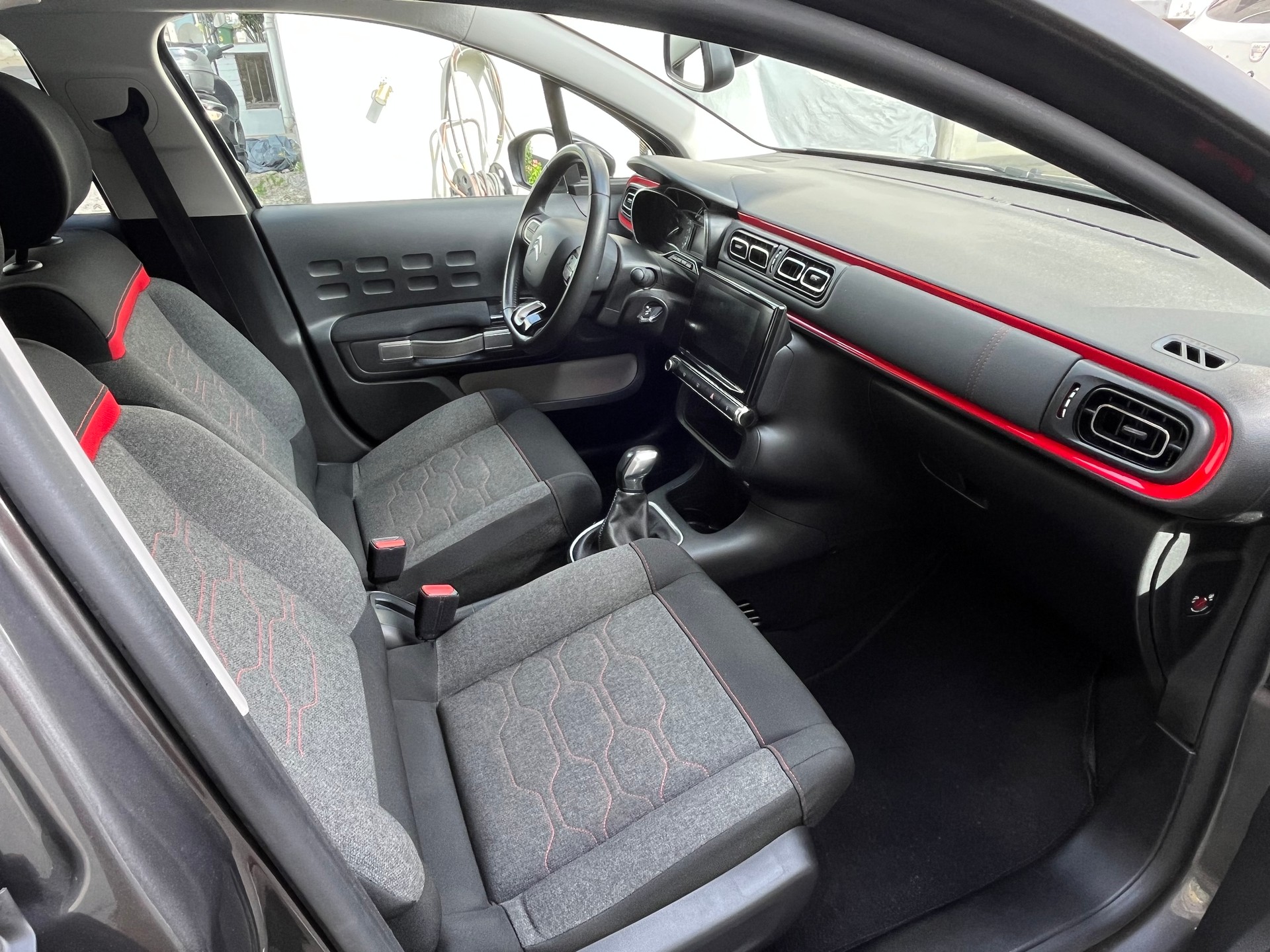 CITROEN C3 1.2i PureTech Shine-image-3