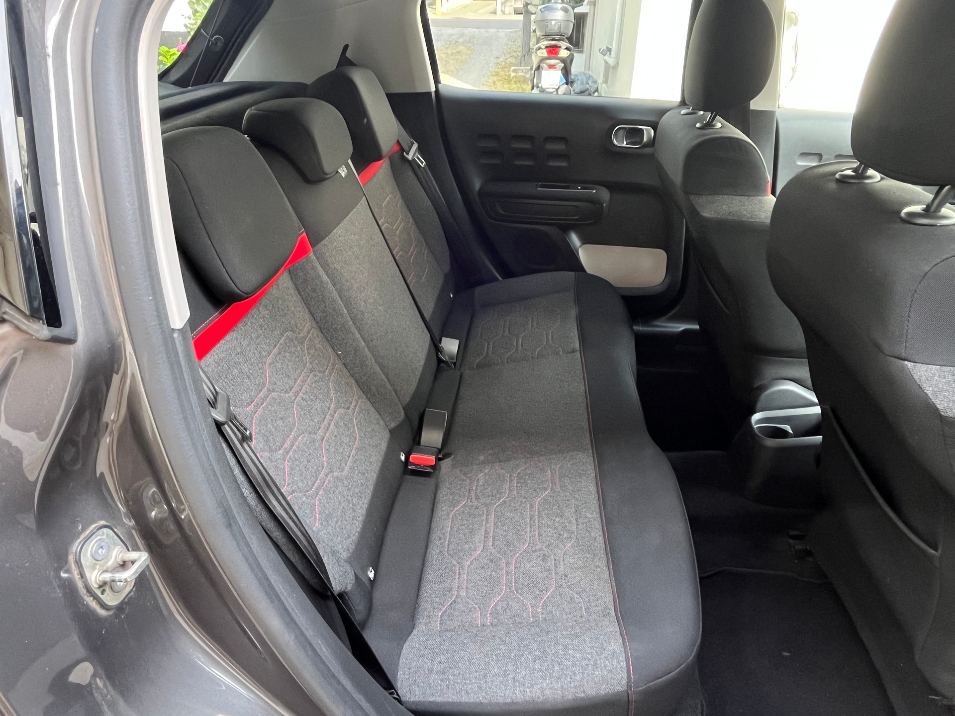 CITROEN C3 1.2i PureTech Shine-image-4