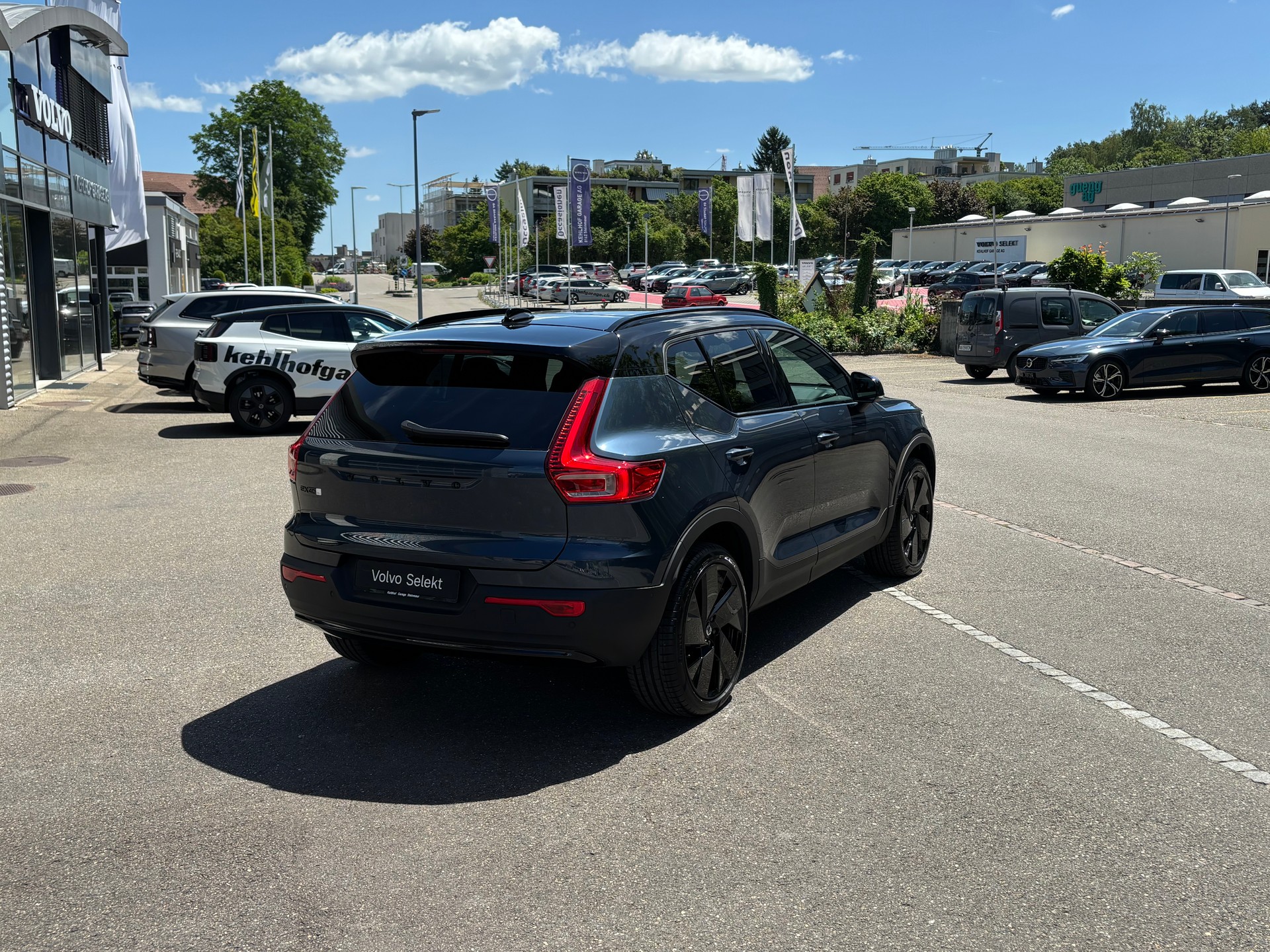 VOLVO EX40 Twin Black Edition AWD-image-5