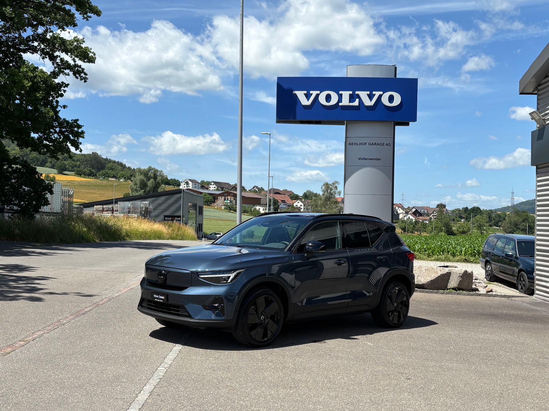 VOLVO EX40 Twin Black Edition AWD-image-0