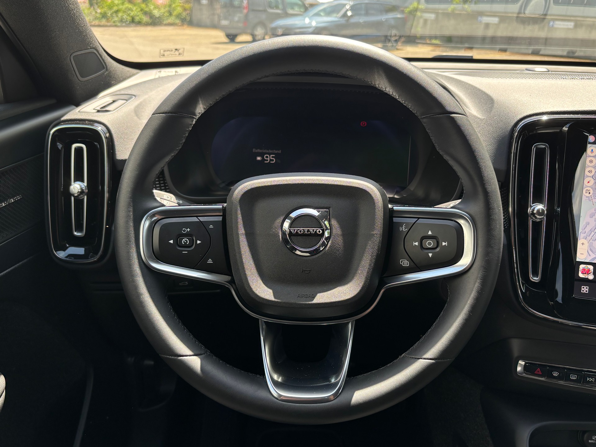VOLVO EX40 Twin Black Edition AWD-image-17
