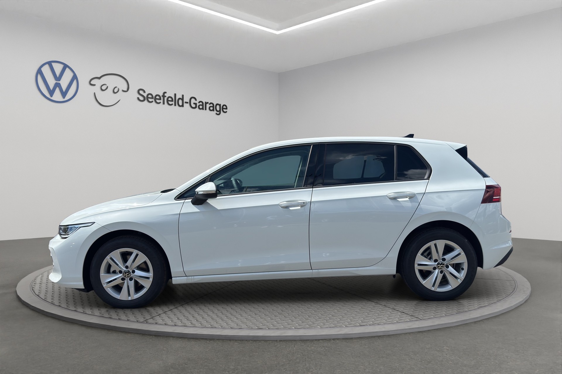 VW Golf 1.5 e TSI mHEV Value DSG-image-2