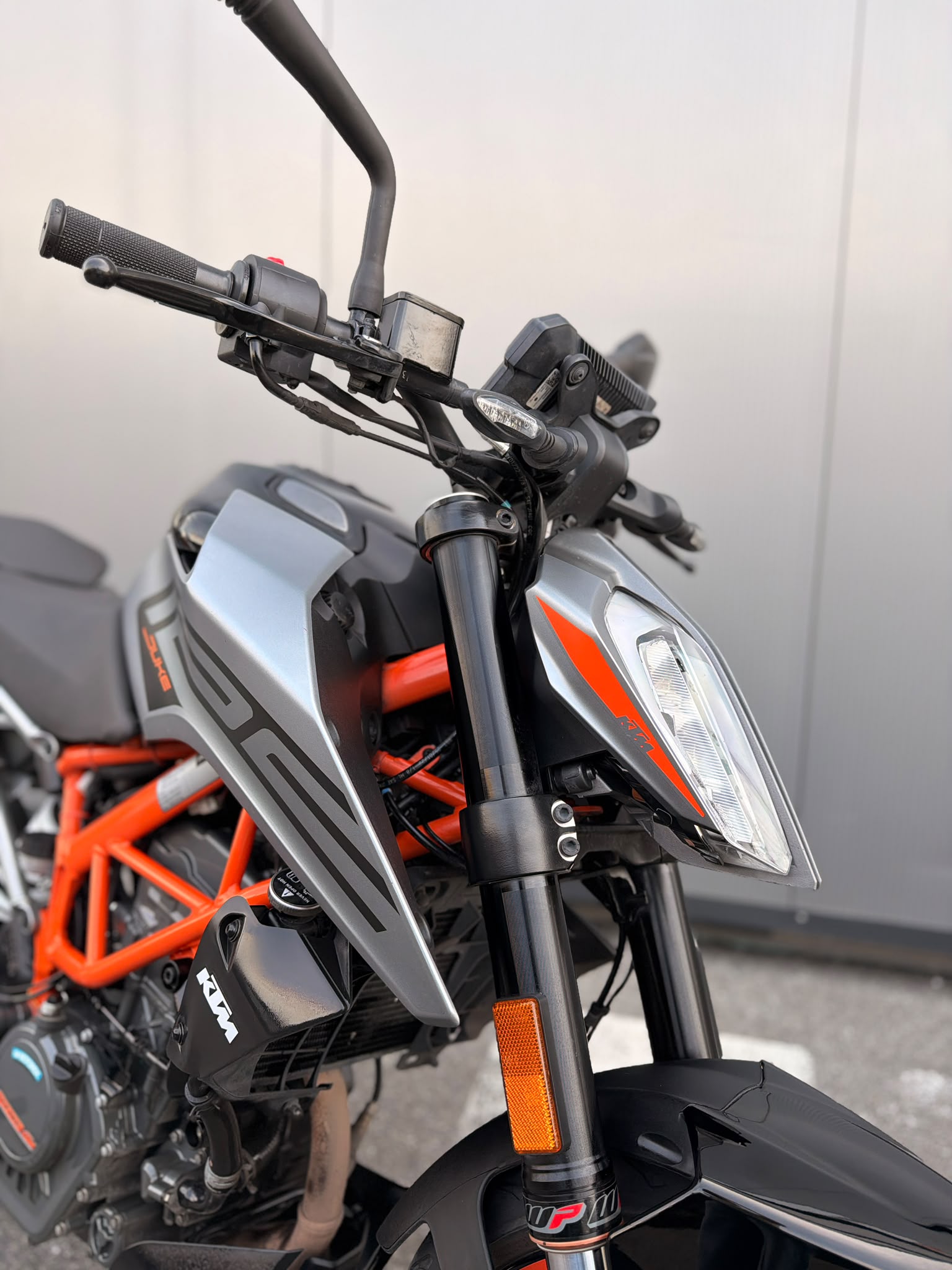 KTM 125 Duke-showroom-element-2