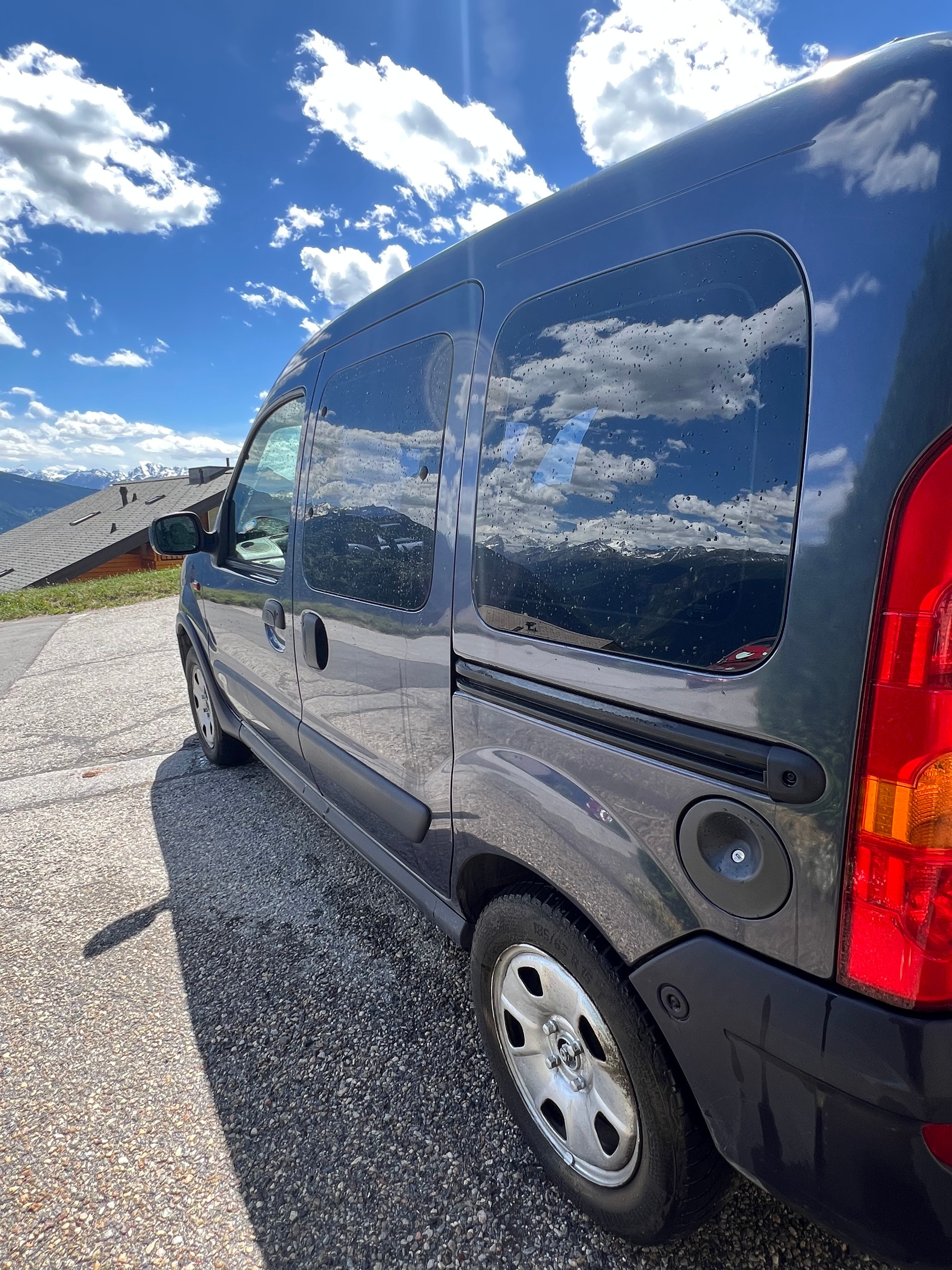 RENAULT 1.9 dCi 85 Privil. Suisse 4x4-image-1
