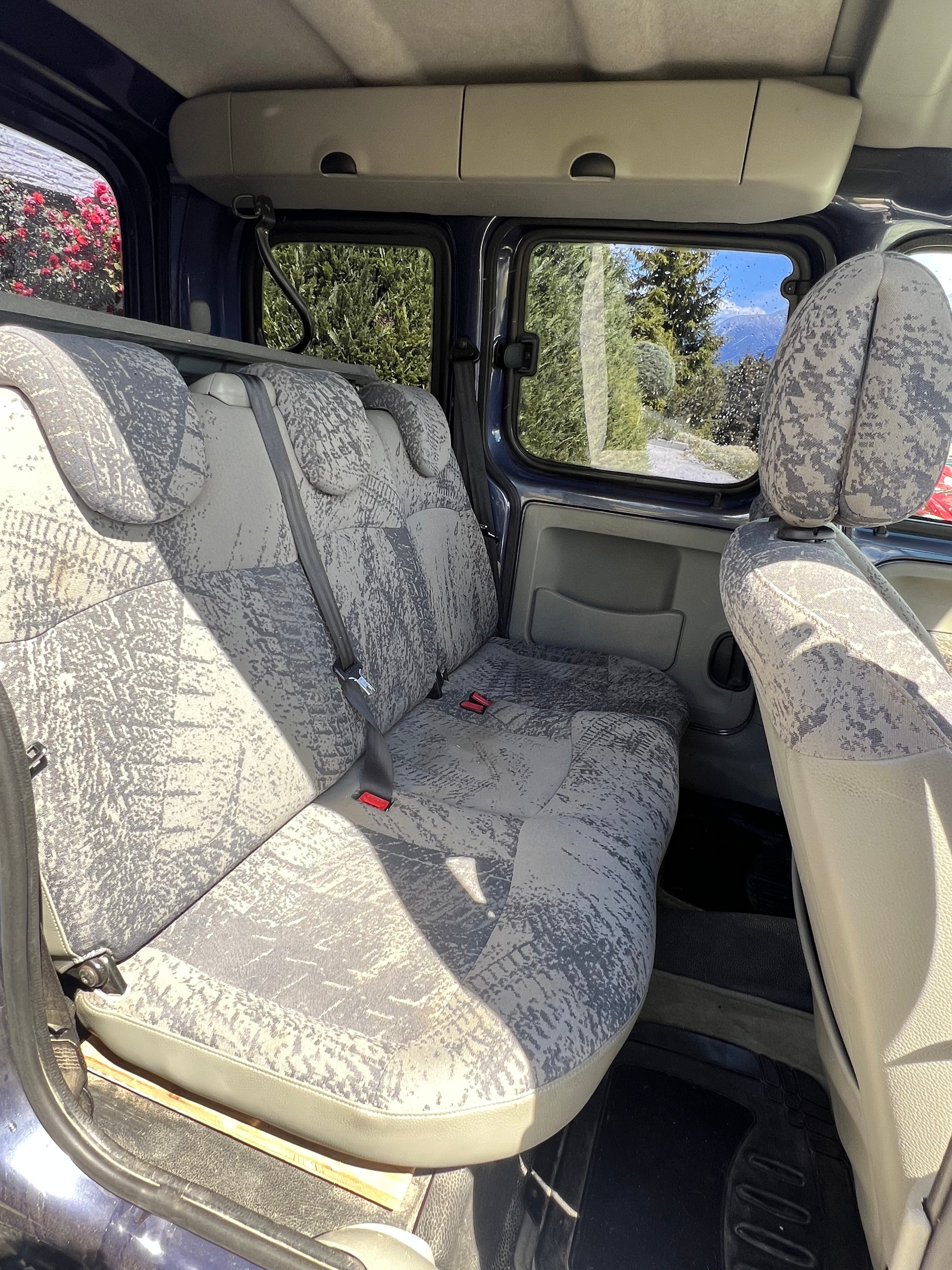 RENAULT 1.9 dCi 85 Privil. Suisse 4x4-image-5