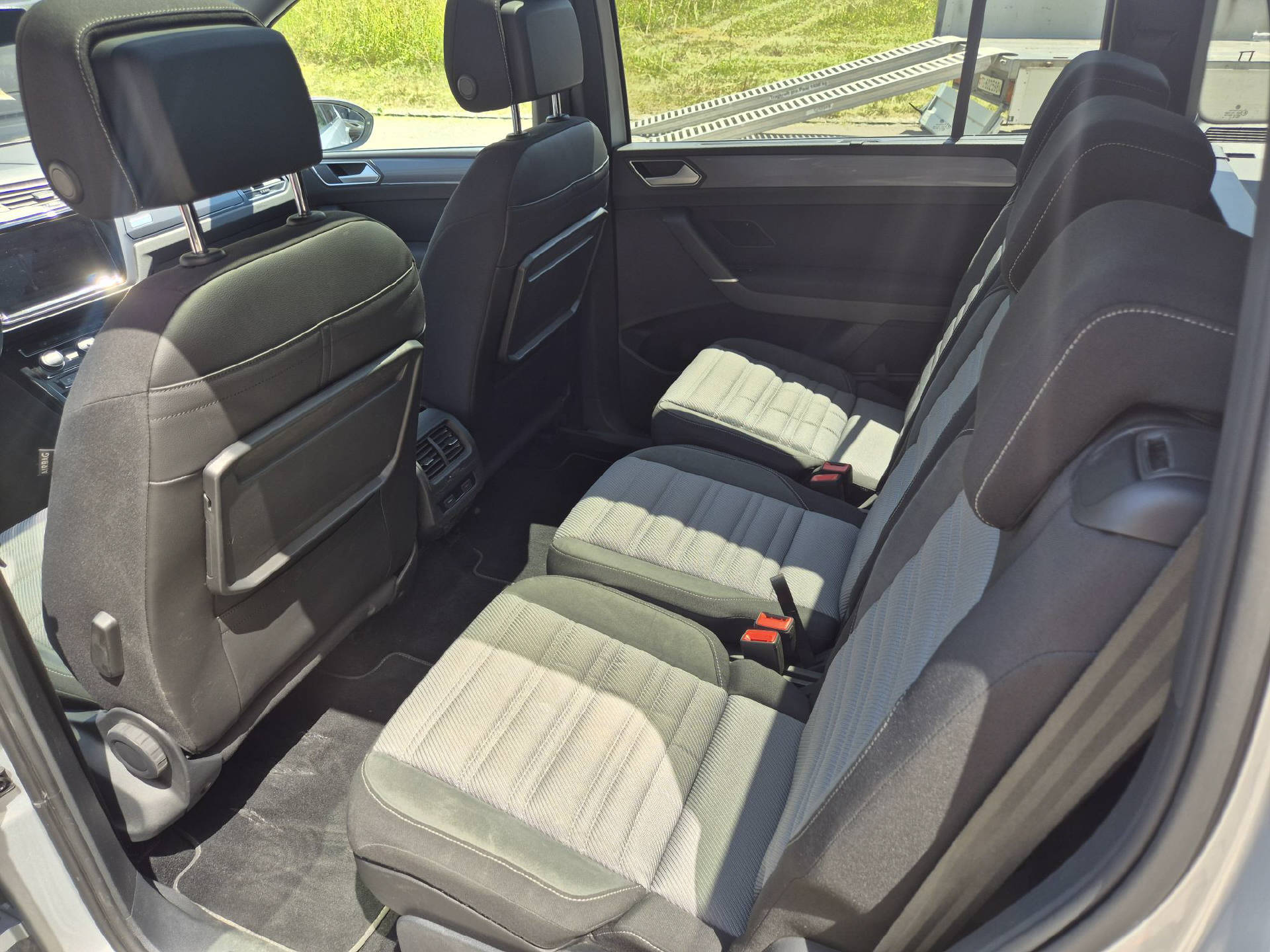 VW Touran 1.5 TSI Highline DSG R-Line 7P-image-12