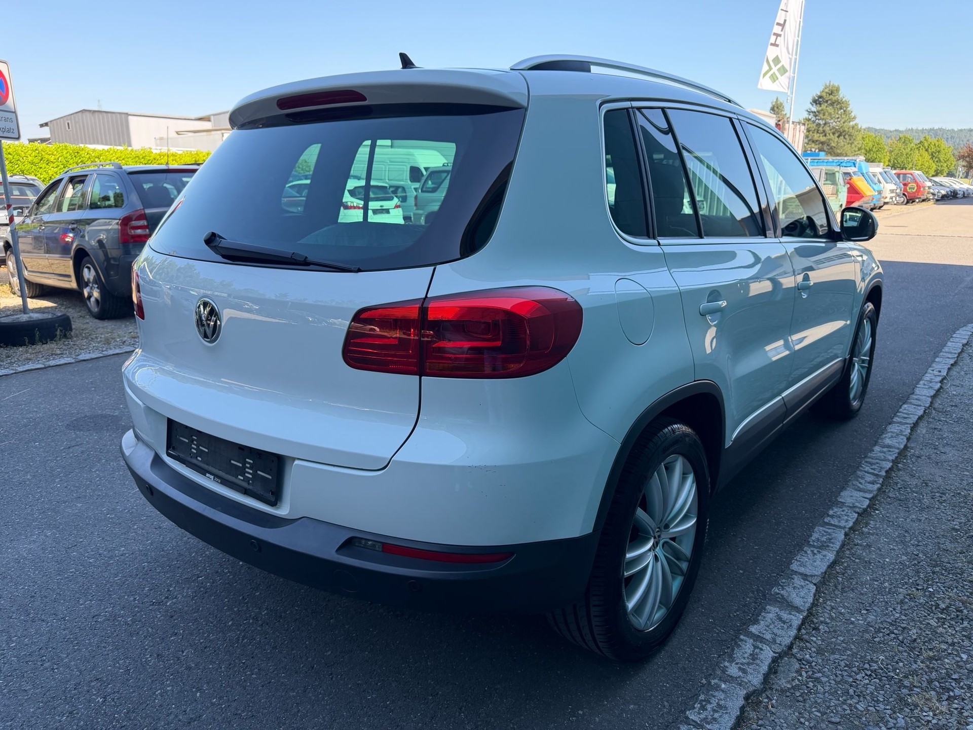 VW Tiguan 2.0 TDI BlueMotion Sport&Style 4Motion DSG-image-4