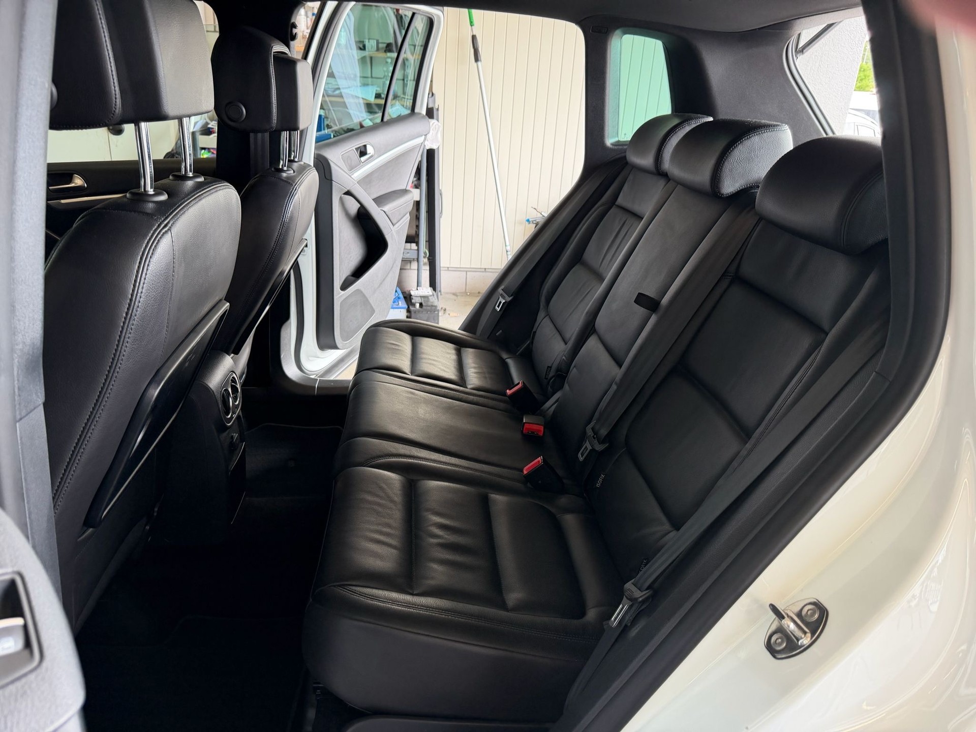 VW Tiguan 2.0 TDI BlueMotion Sport&Style 4Motion DSG-image-12