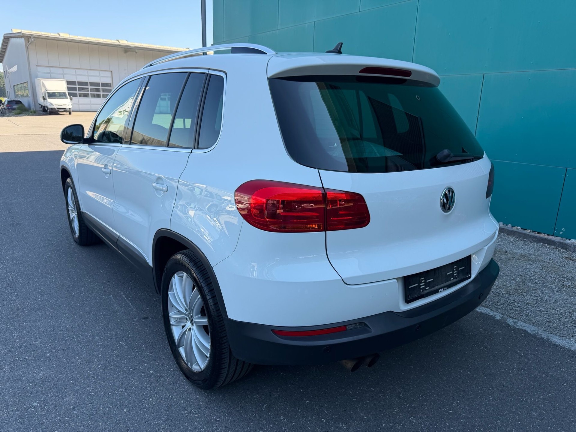 VW Tiguan 2.0 TDI BlueMotion Sport&Style 4Motion DSG-image-6