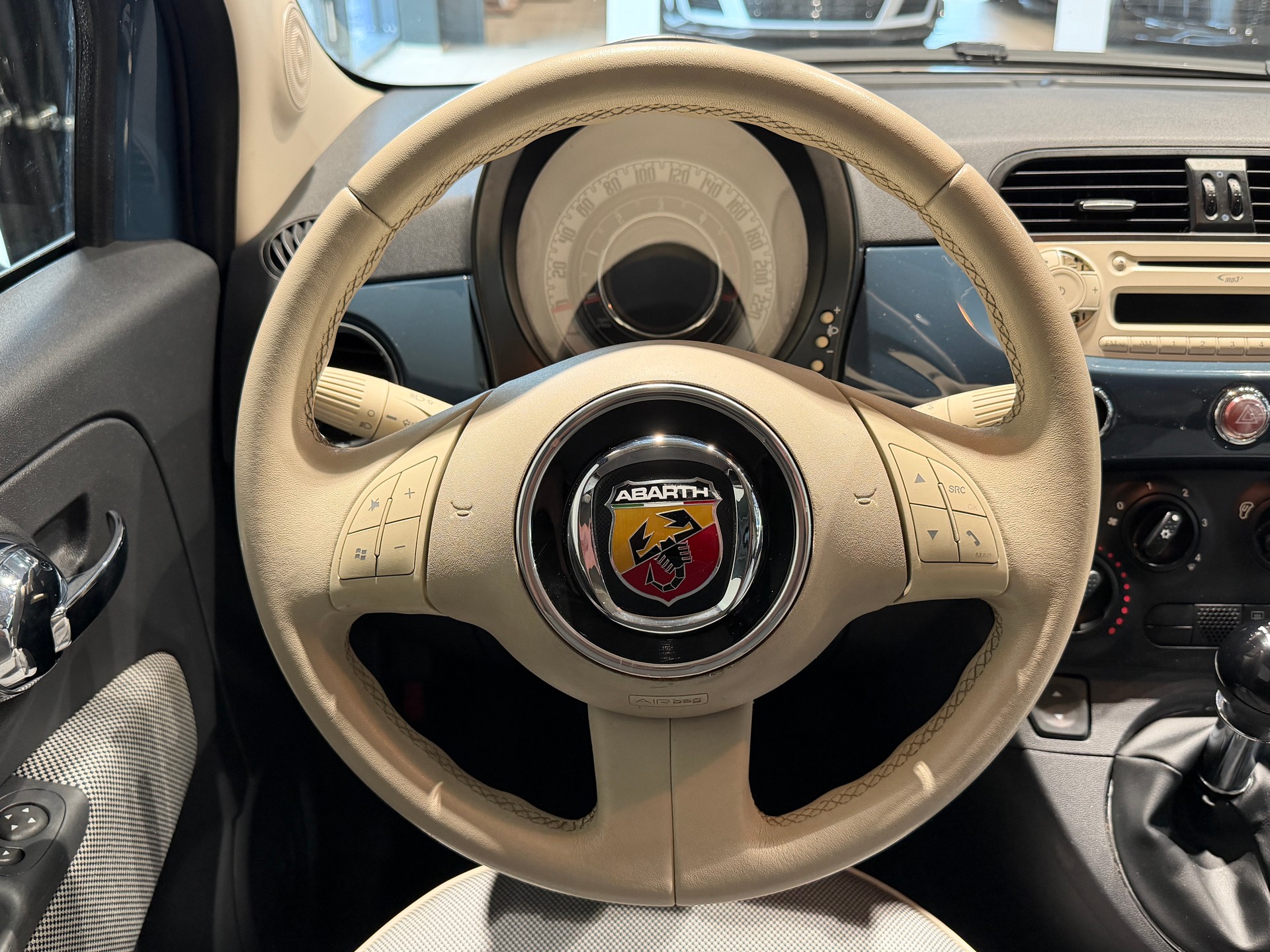 FIAT 500 1.3 JTD Lounge-image-6