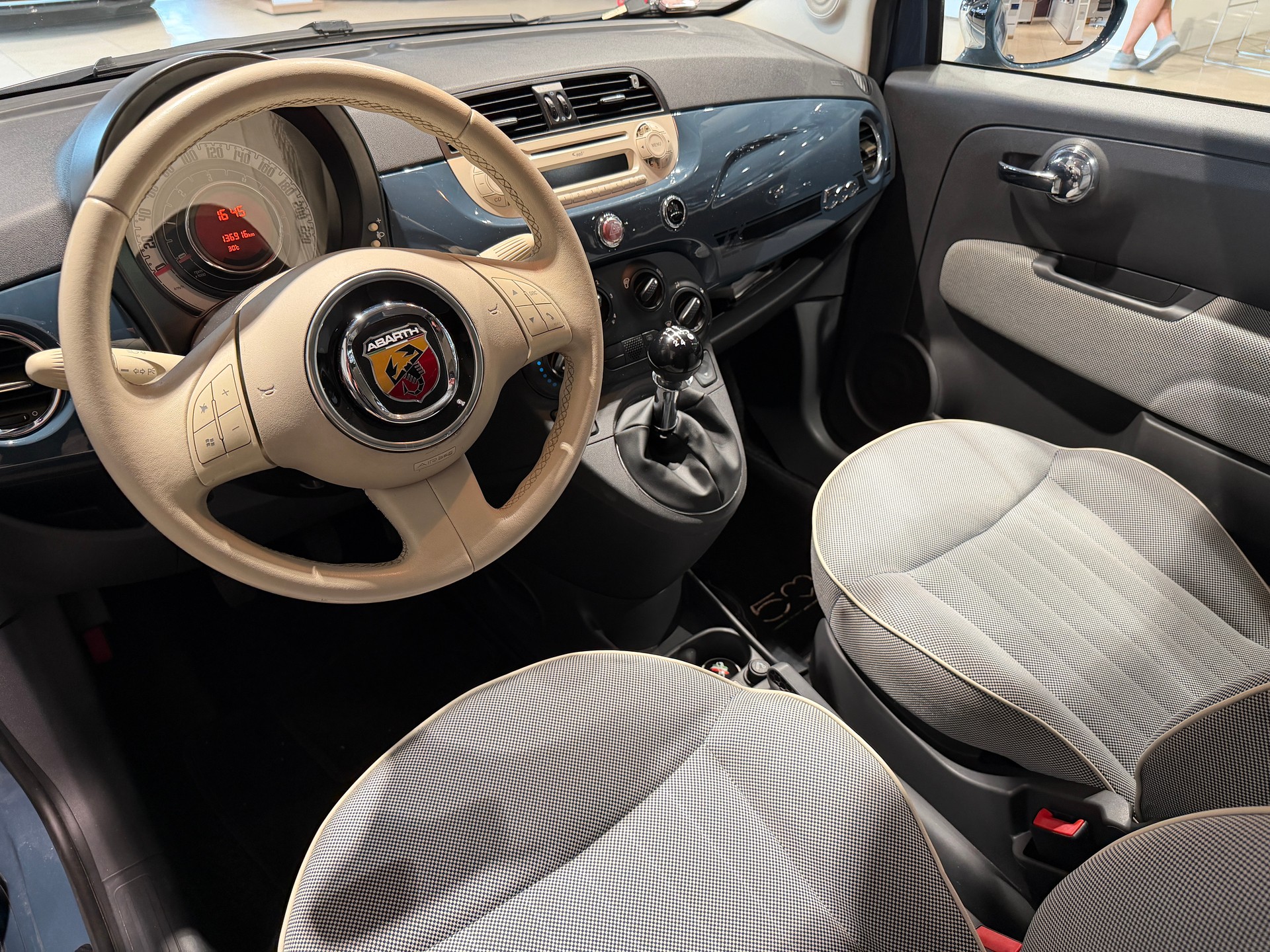 FIAT 500 1.3 JTD Lounge-image-7