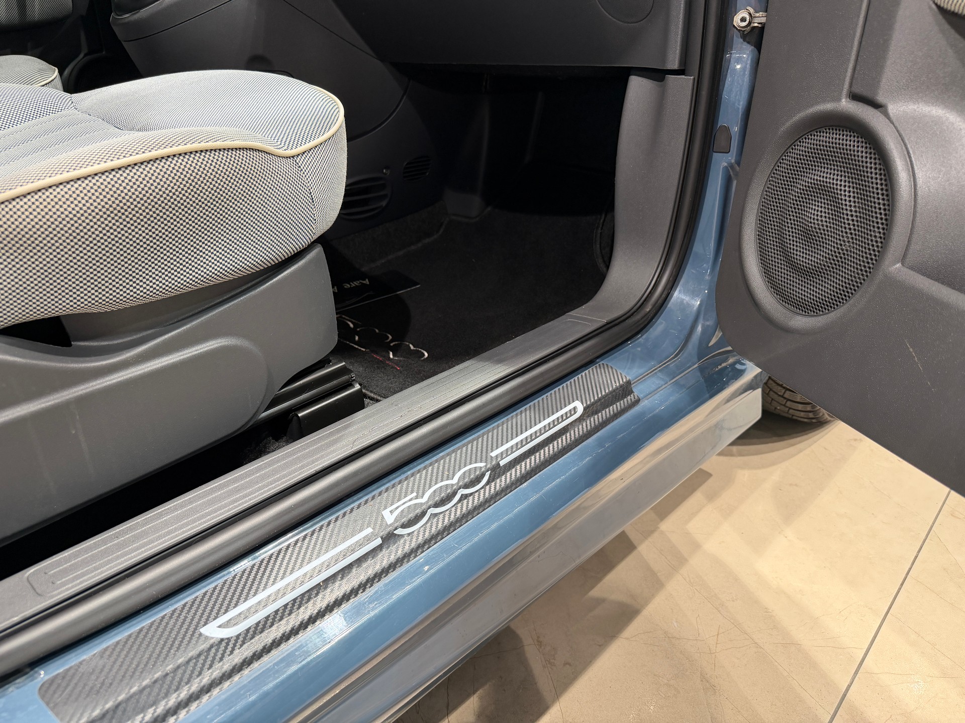 FIAT 500 1.3 JTD Lounge-image-11