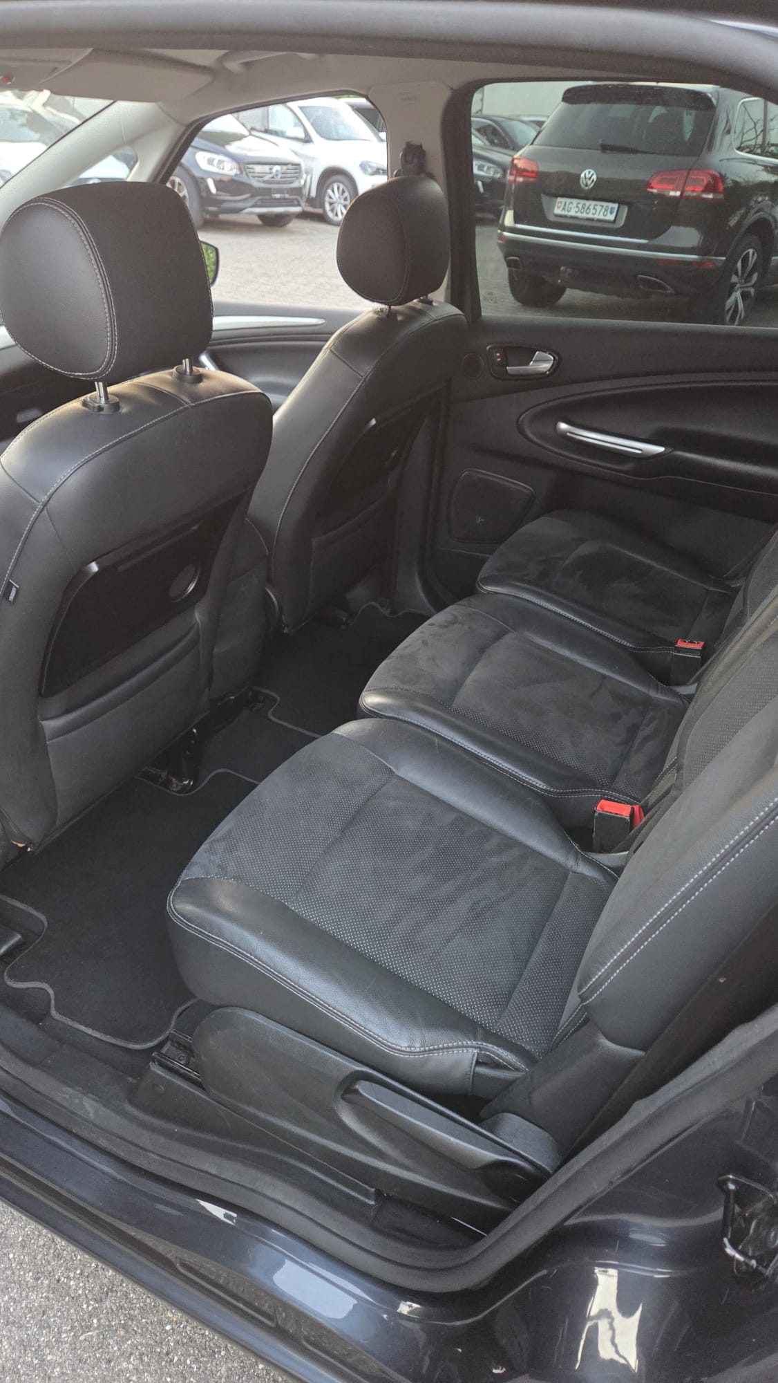 FORD S-Max 2.0i Titanium-image-4