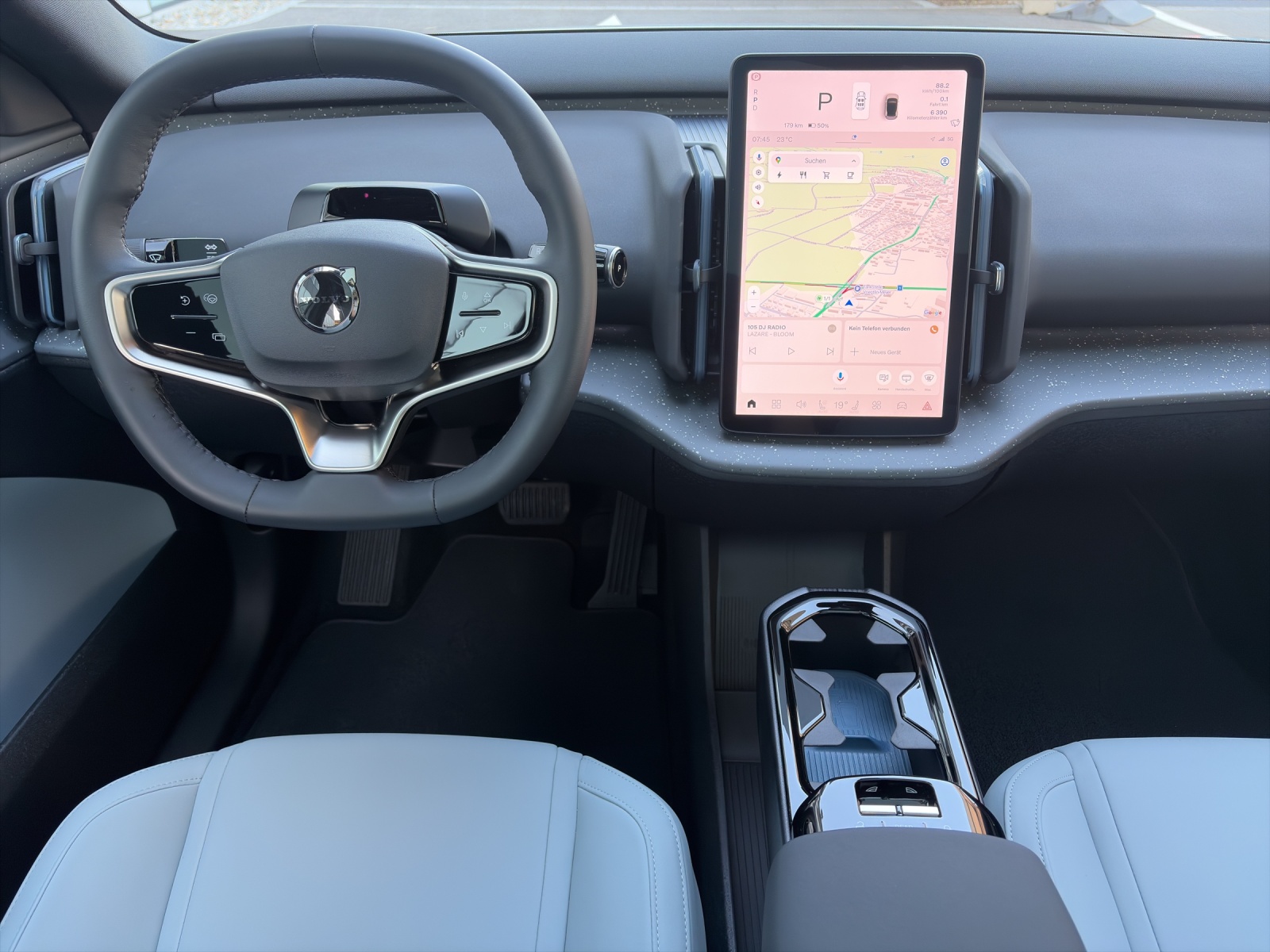 VOLVO EX30 E60 Twin Ultra Performance AWD-image-11