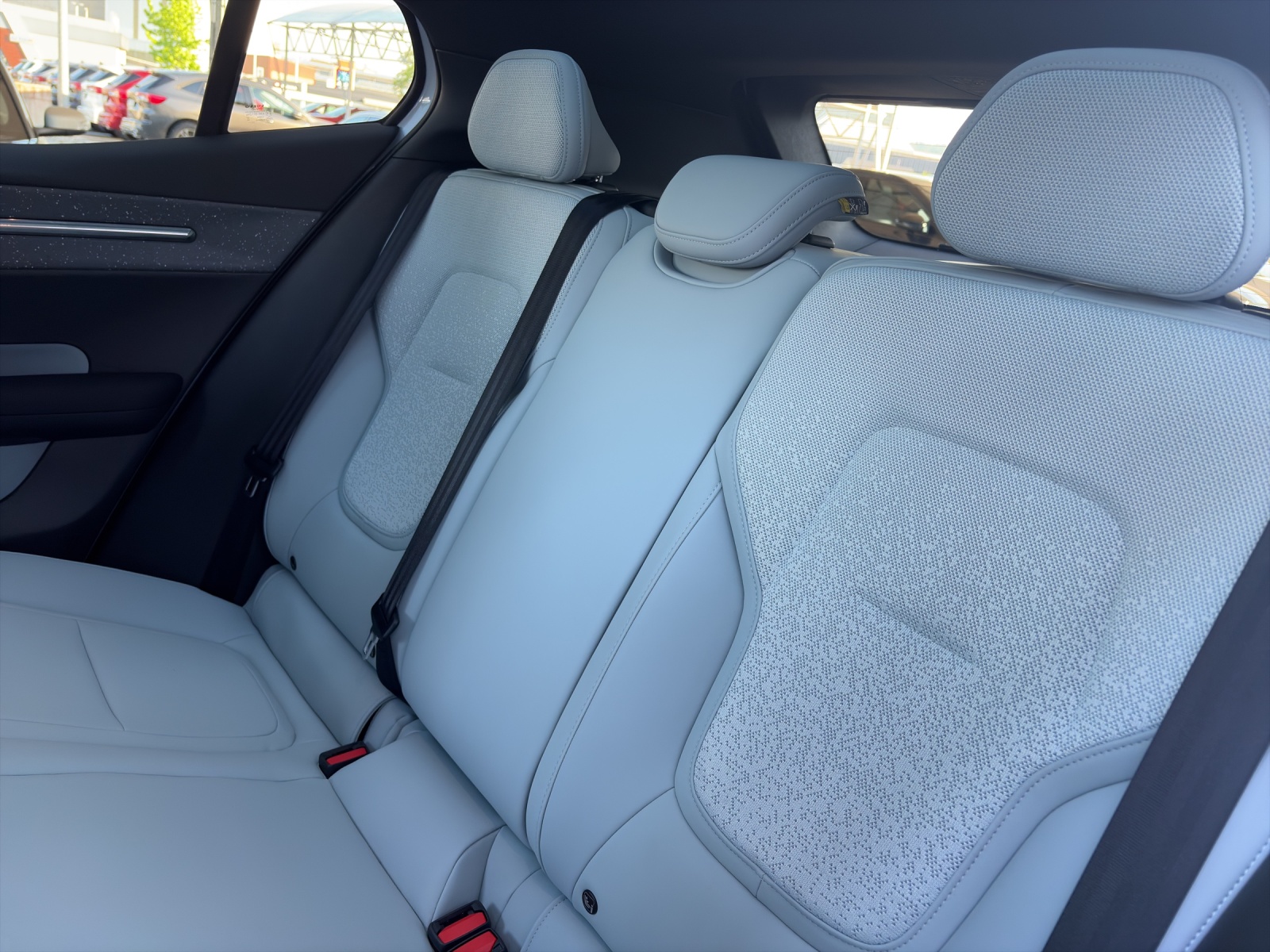 VOLVO EX30 E60 Twin Ultra Performance AWD-image-15
