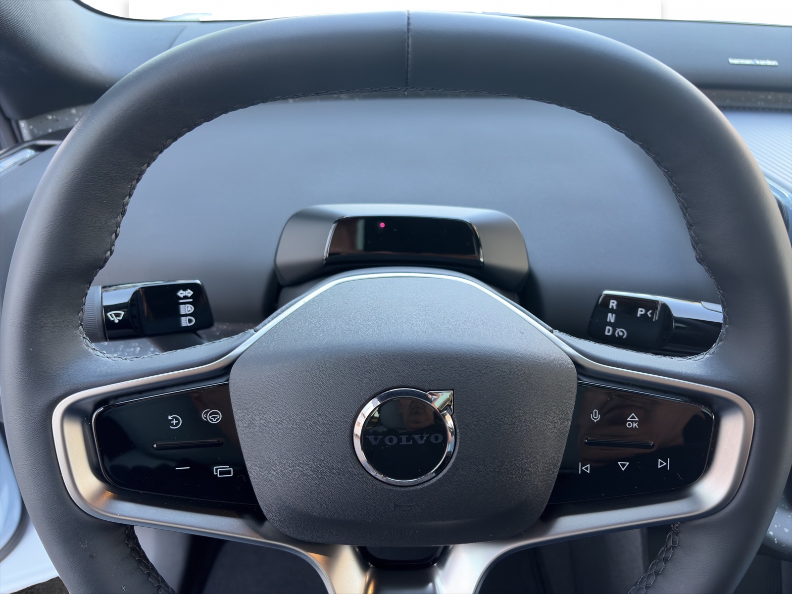 VOLVO EX30 E60 Twin Ultra Performance AWD-image-10