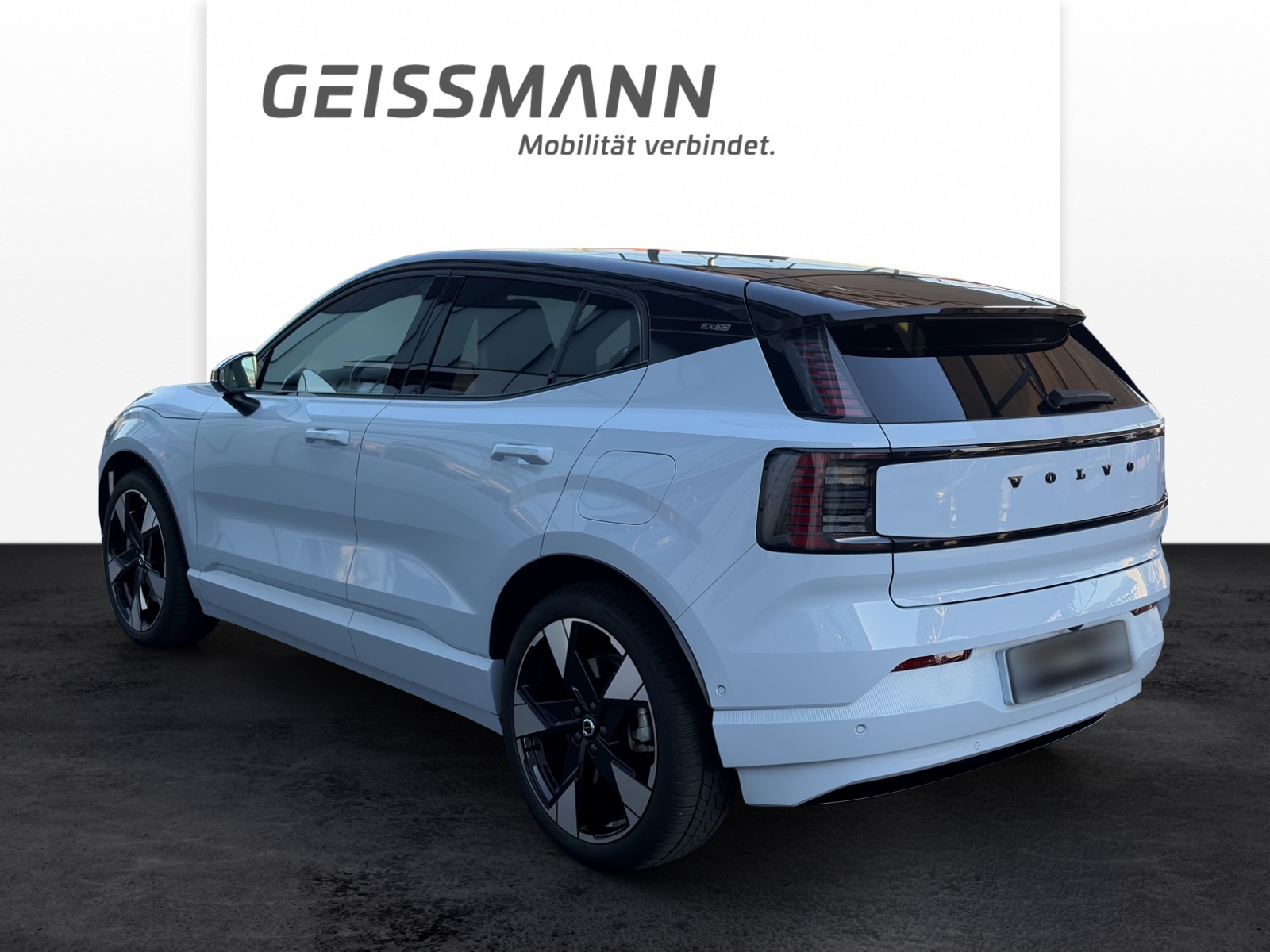 VOLVO EX30 E60 Twin Ultra Performance AWD-image-4