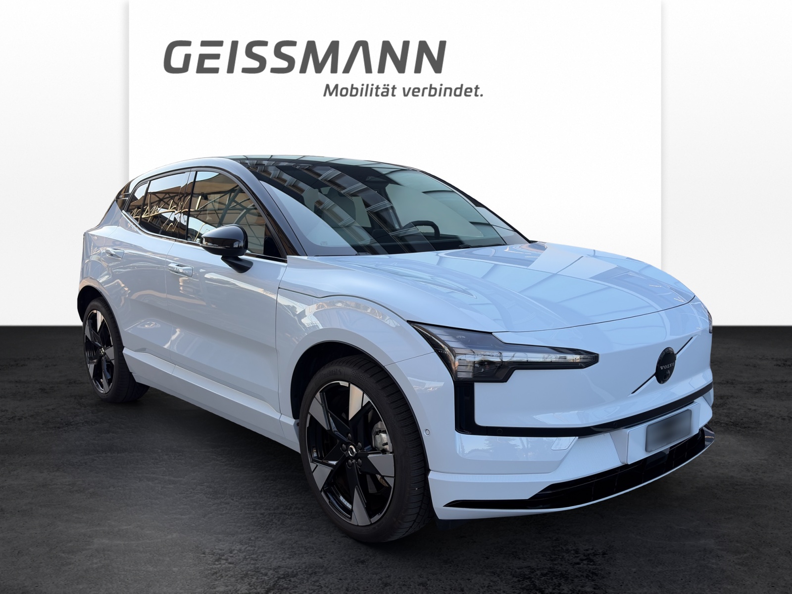 VOLVO EX30 E60 Twin Ultra Performance AWD-image-1