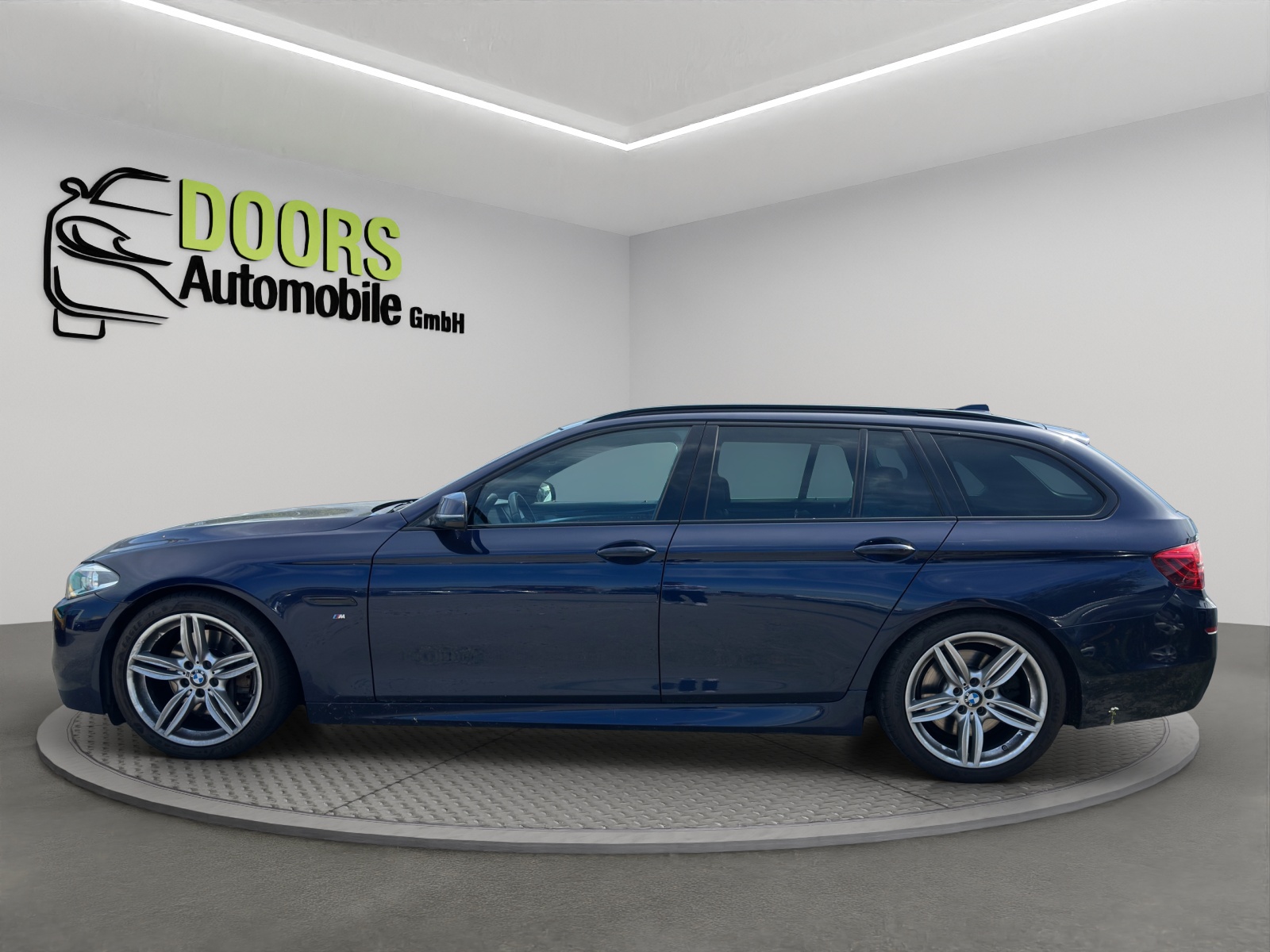 BMW 535d Touring xDrive Luxury Line Steptronic-image-4
