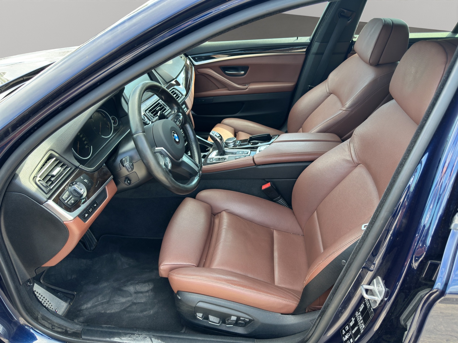 BMW 535d Touring xDrive Luxury Line Steptronic-image-6