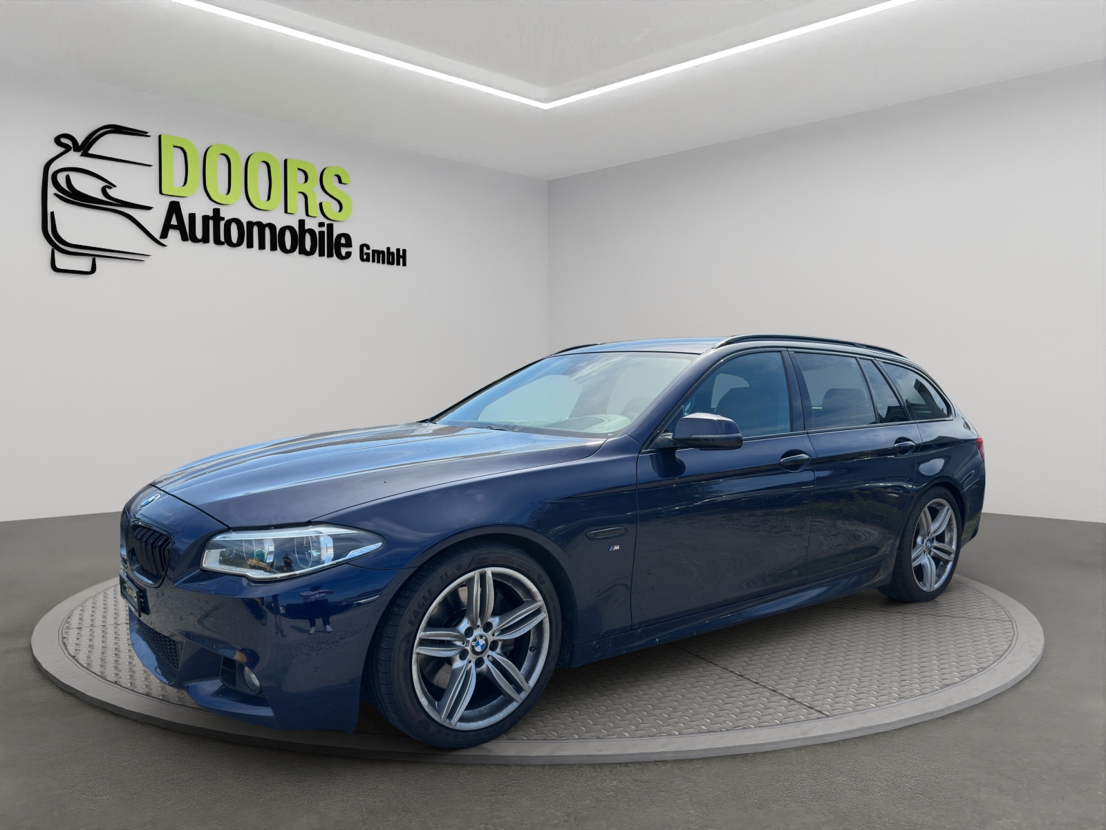BMW 535d Touring xDrive Luxury Line Steptronic-image-2