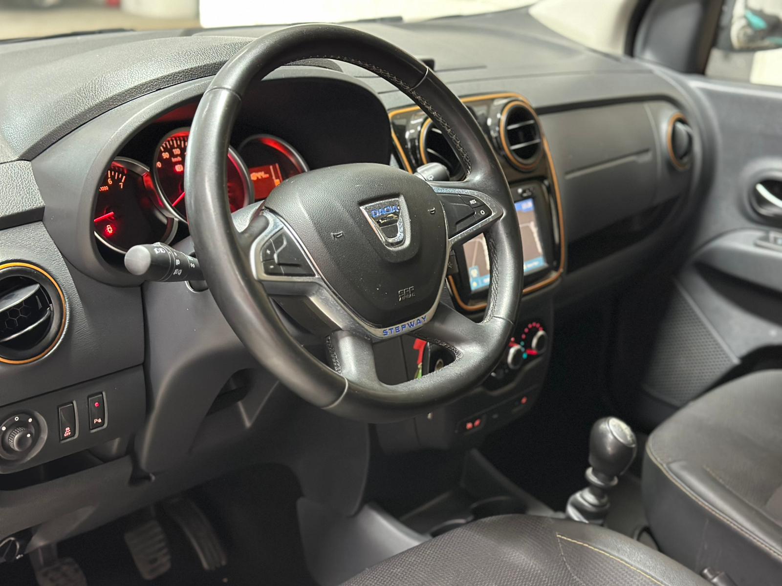 DACIA Lodgy 1.5dCi Stepway 7PL-image-9