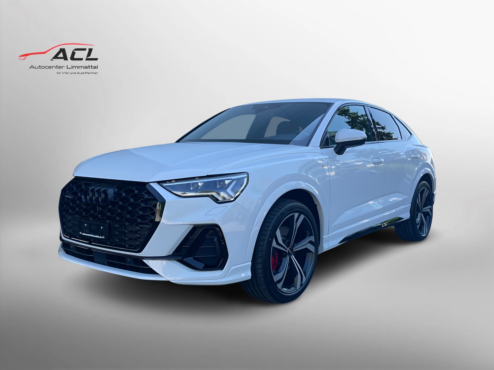 AUDI Q3 Sportback 40 TFSI S line quattro S-tronic-image-0