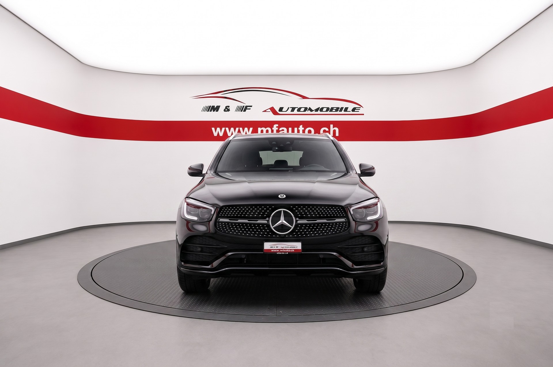 MERCEDES-BENZ GLC 300 AMG Line 4m Coupé-showroom-element-2